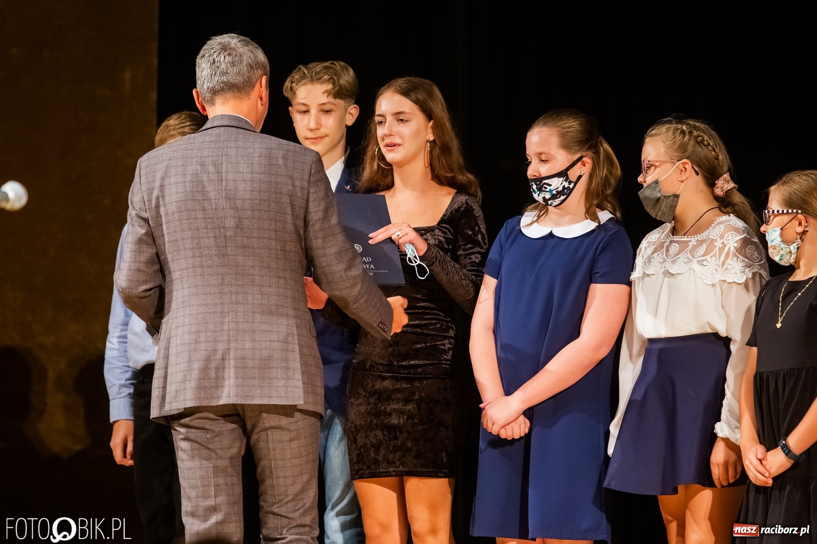 Zdjęcie w galerii na portalu naszraciborz.pl: Prymusi raciborskich szkół z dyplomami i nagrodami od prezydenta [FOTO i WIDEO] wiadomości z regionu