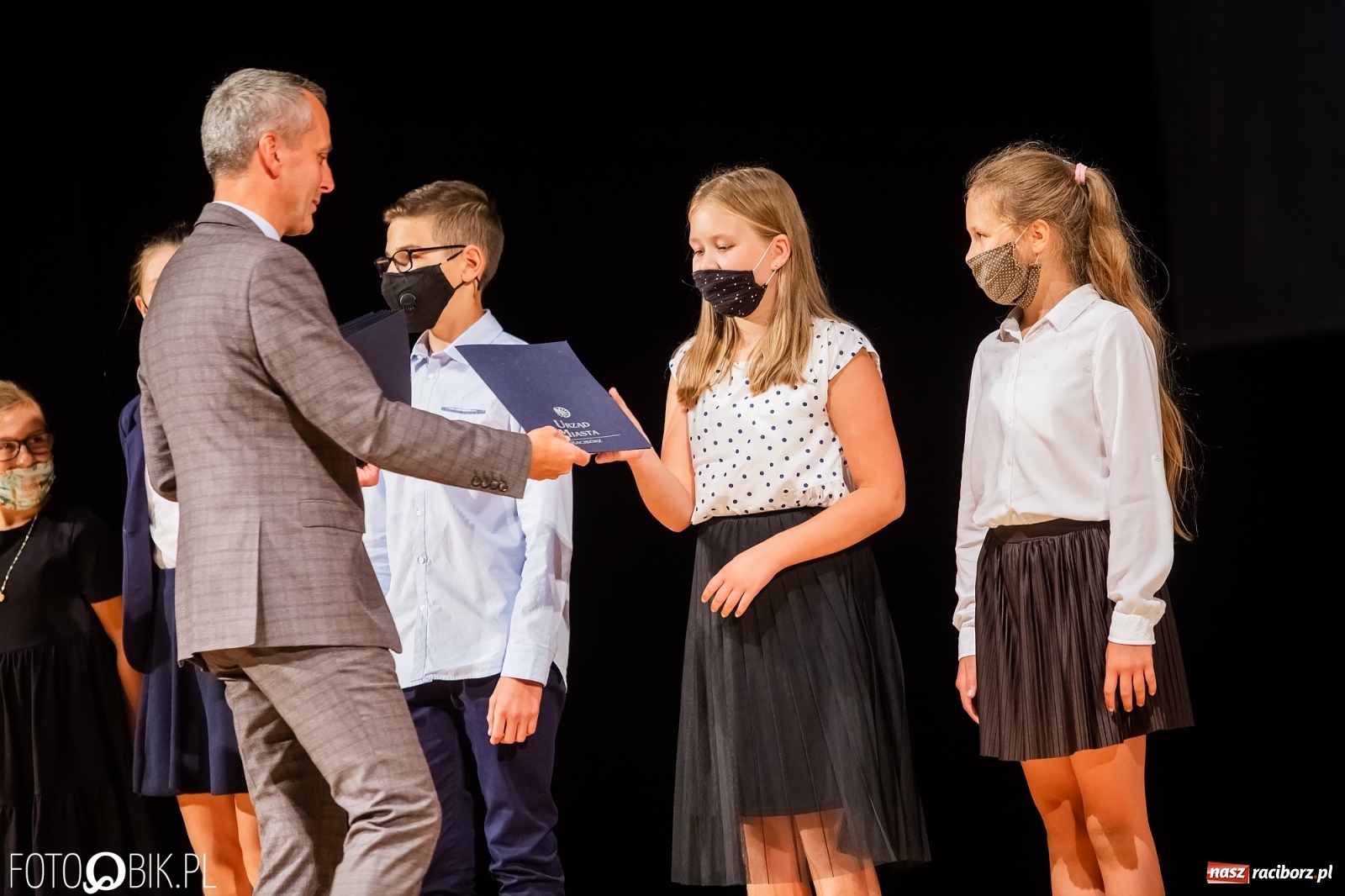 Zdjęcie w galerii na portalu naszraciborz.pl: Prymusi raciborskich szkół z dyplomami i nagrodami od prezydenta [FOTO i WIDEO] wiadomości z regionu