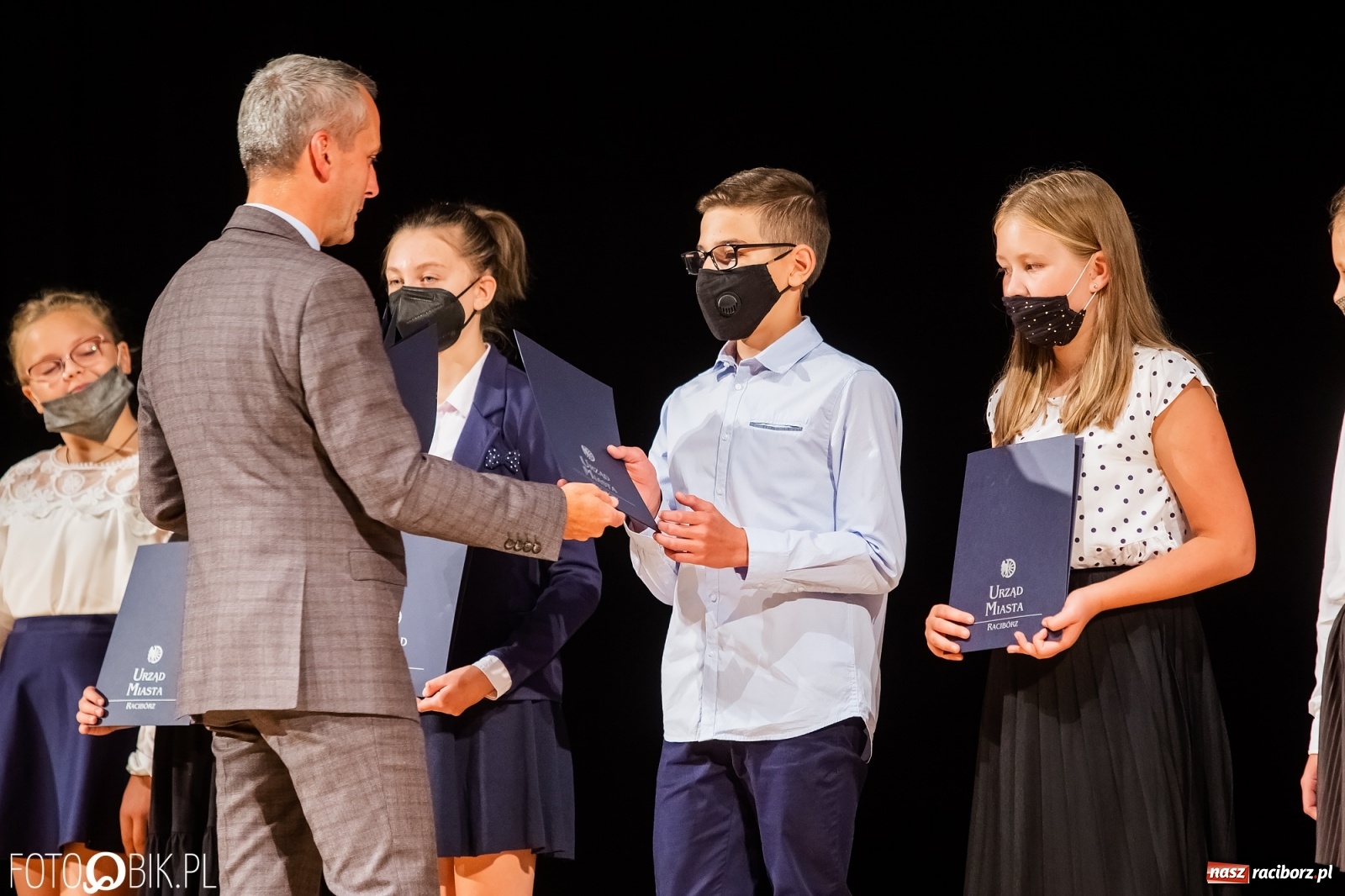 Zdjęcie w galerii na portalu naszraciborz.pl: Prymusi raciborskich szkół z dyplomami i nagrodami od prezydenta [FOTO i WIDEO] wiadomości z regionu