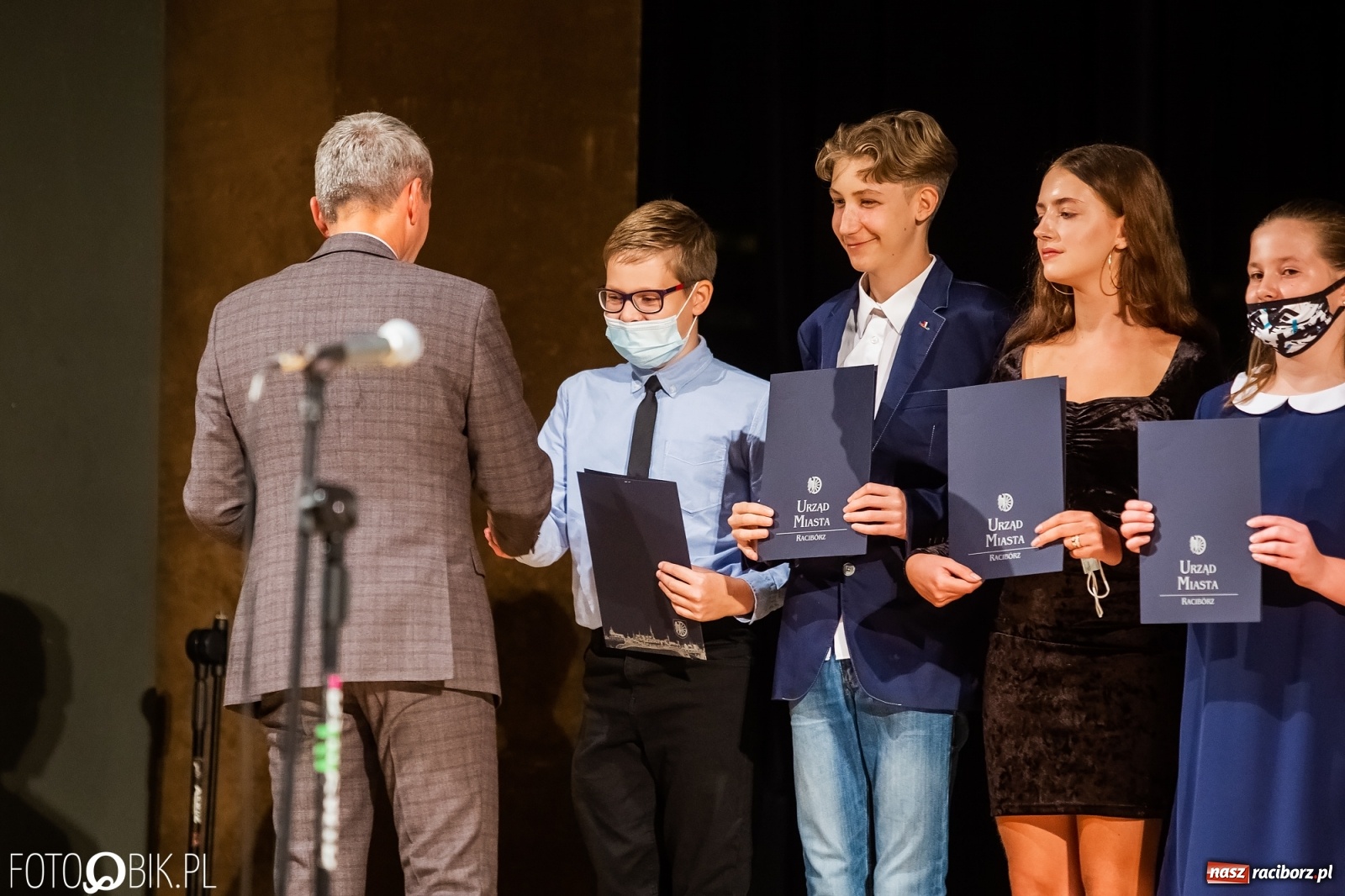 Zdjęcie w galerii na portalu naszraciborz.pl: Prymusi raciborskich szkół z dyplomami i nagrodami od prezydenta [FOTO i WIDEO] wiadomości z regionu