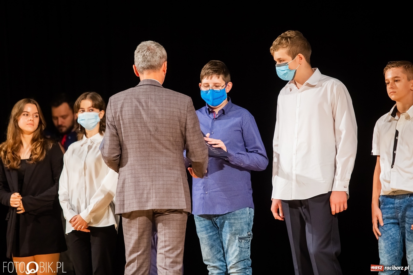 Zdjęcie w galerii na portalu naszraciborz.pl: Prymusi raciborskich szkół z dyplomami i nagrodami od prezydenta [FOTO i WIDEO] wiadomości z regionu