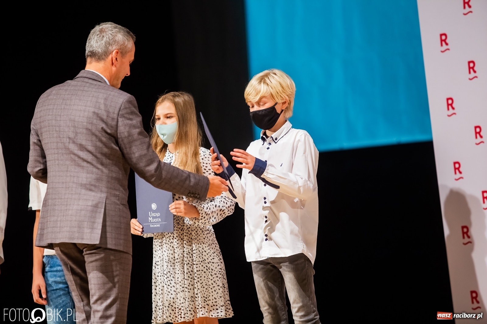 Zdjęcie w galerii na portalu naszraciborz.pl: Prymusi raciborskich szkół z dyplomami i nagrodami od prezydenta [FOTO i WIDEO] wiadomości z regionu