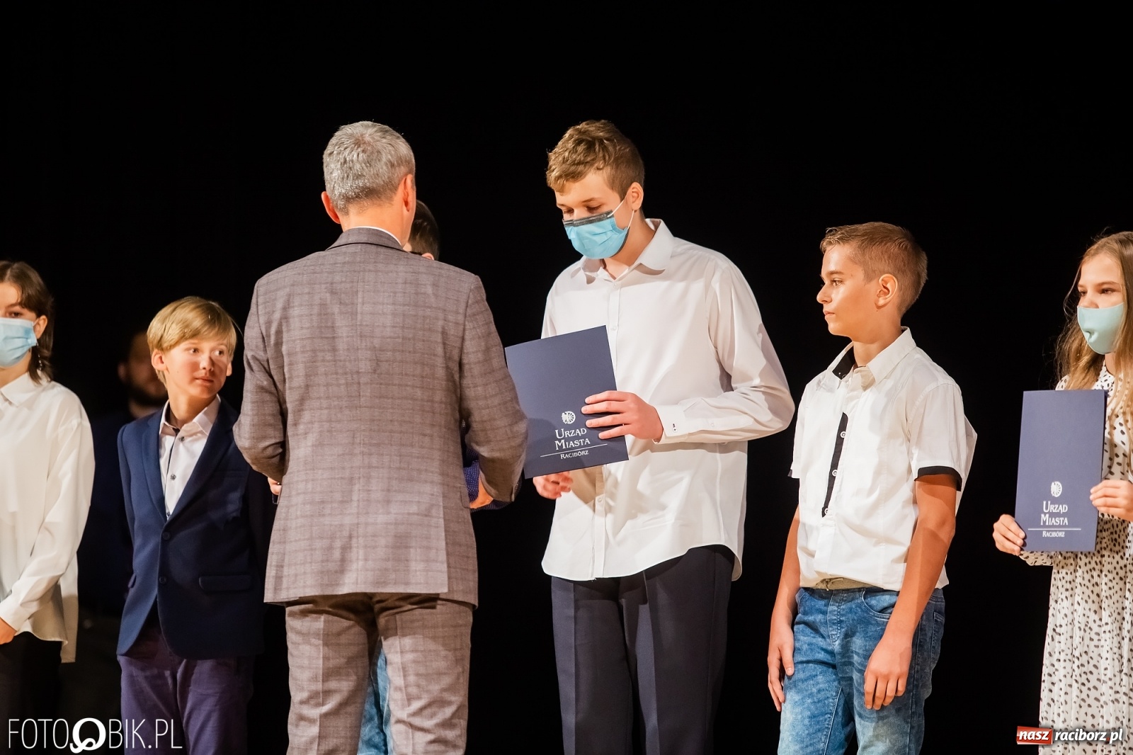 Zdjęcie w galerii na portalu naszraciborz.pl: Prymusi raciborskich szkół z dyplomami i nagrodami od prezydenta [FOTO i WIDEO] wiadomości z regionu
