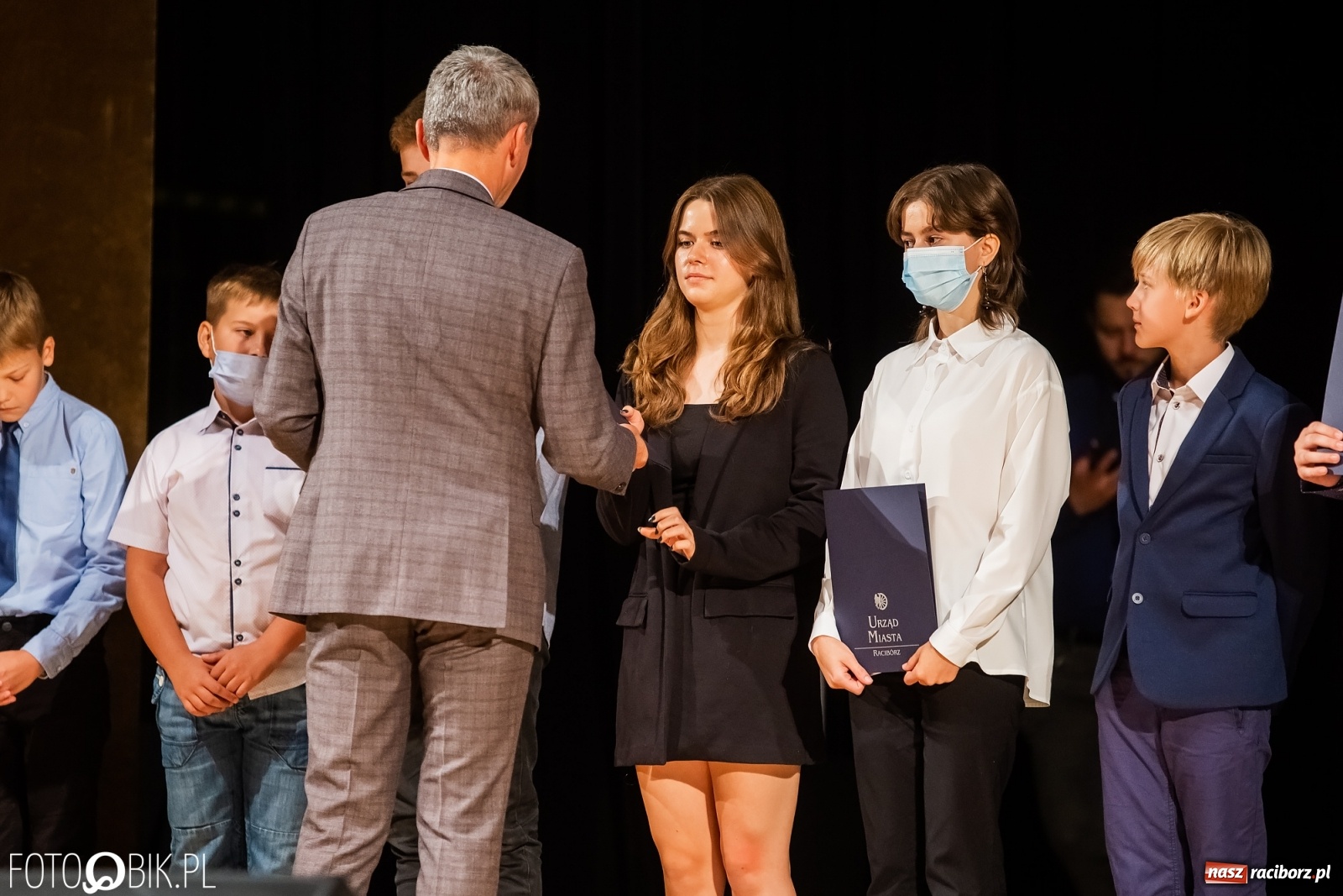 Zdjęcie w galerii na portalu naszraciborz.pl: Prymusi raciborskich szkół z dyplomami i nagrodami od prezydenta [FOTO i WIDEO] wiadomości z regionu