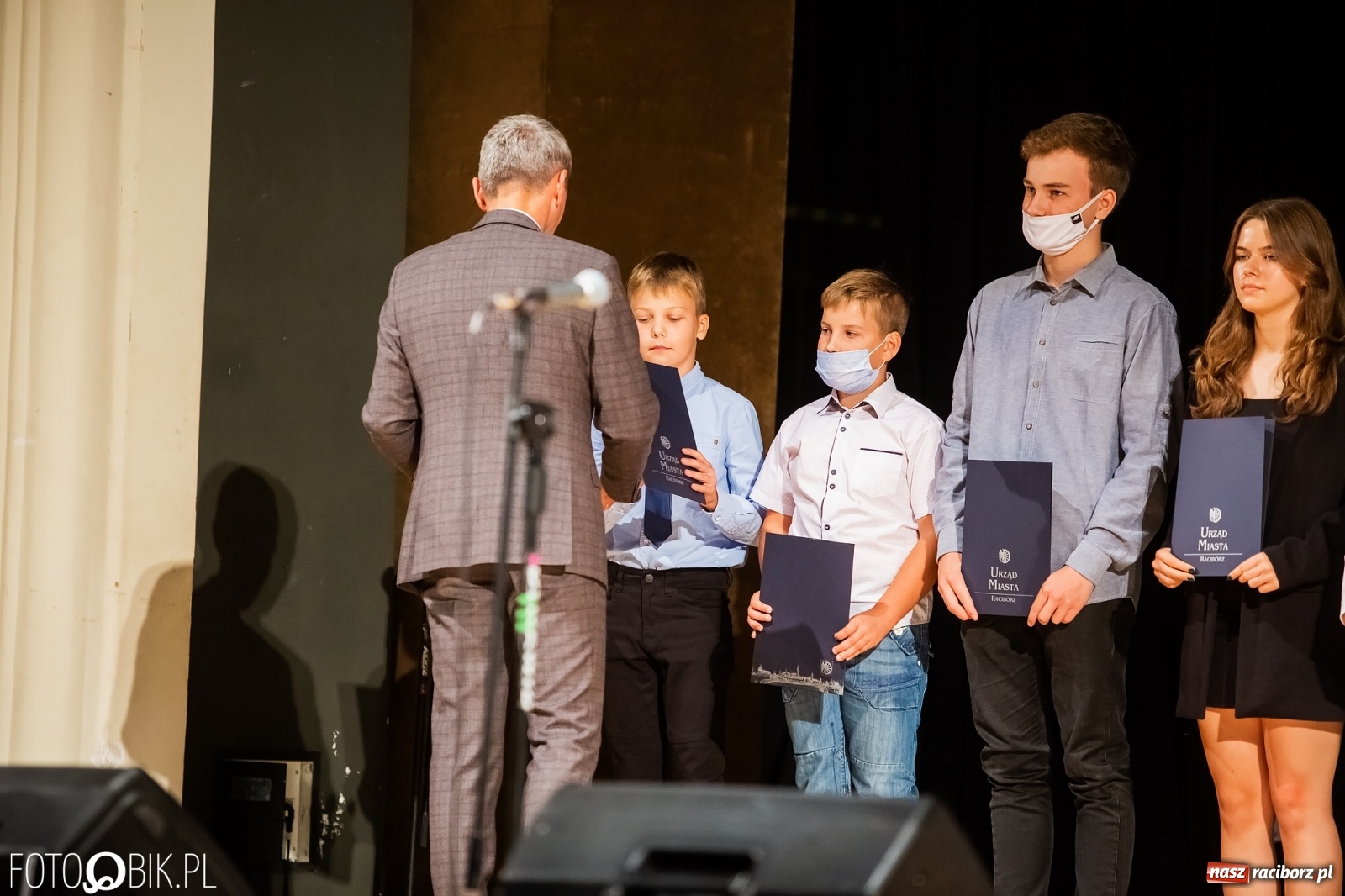 Zdjęcie w galerii na portalu naszraciborz.pl: Prymusi raciborskich szkół z dyplomami i nagrodami od prezydenta [FOTO i WIDEO] wiadomości z regionu