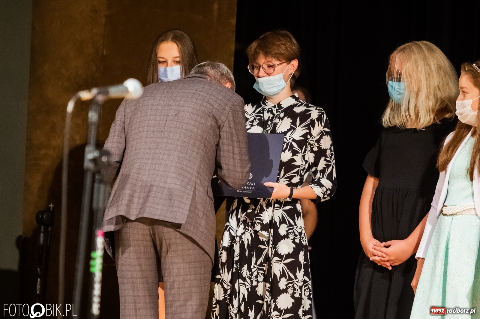 Zdjęcie w galerii na portalu naszraciborz.pl: Prymusi raciborskich szkół z dyplomami i nagrodami od prezydenta [FOTO i WIDEO] wiadomości z regionu