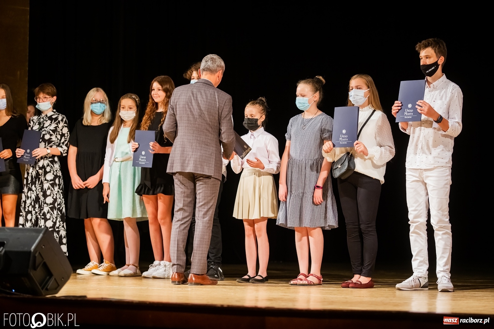 Zdjęcie w galerii na portalu naszraciborz.pl: Prymusi raciborskich szkół z dyplomami i nagrodami od prezydenta [FOTO i WIDEO] wiadomości z regionu
