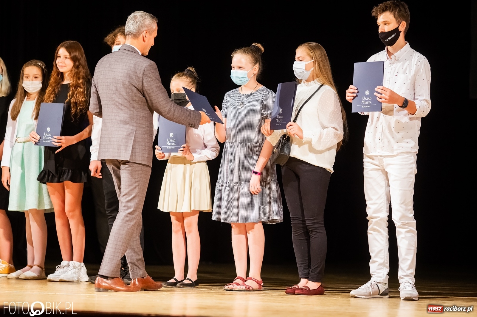 Zdjęcie w galerii na portalu naszraciborz.pl: Prymusi raciborskich szkół z dyplomami i nagrodami od prezydenta [FOTO i WIDEO] wiadomości z regionu