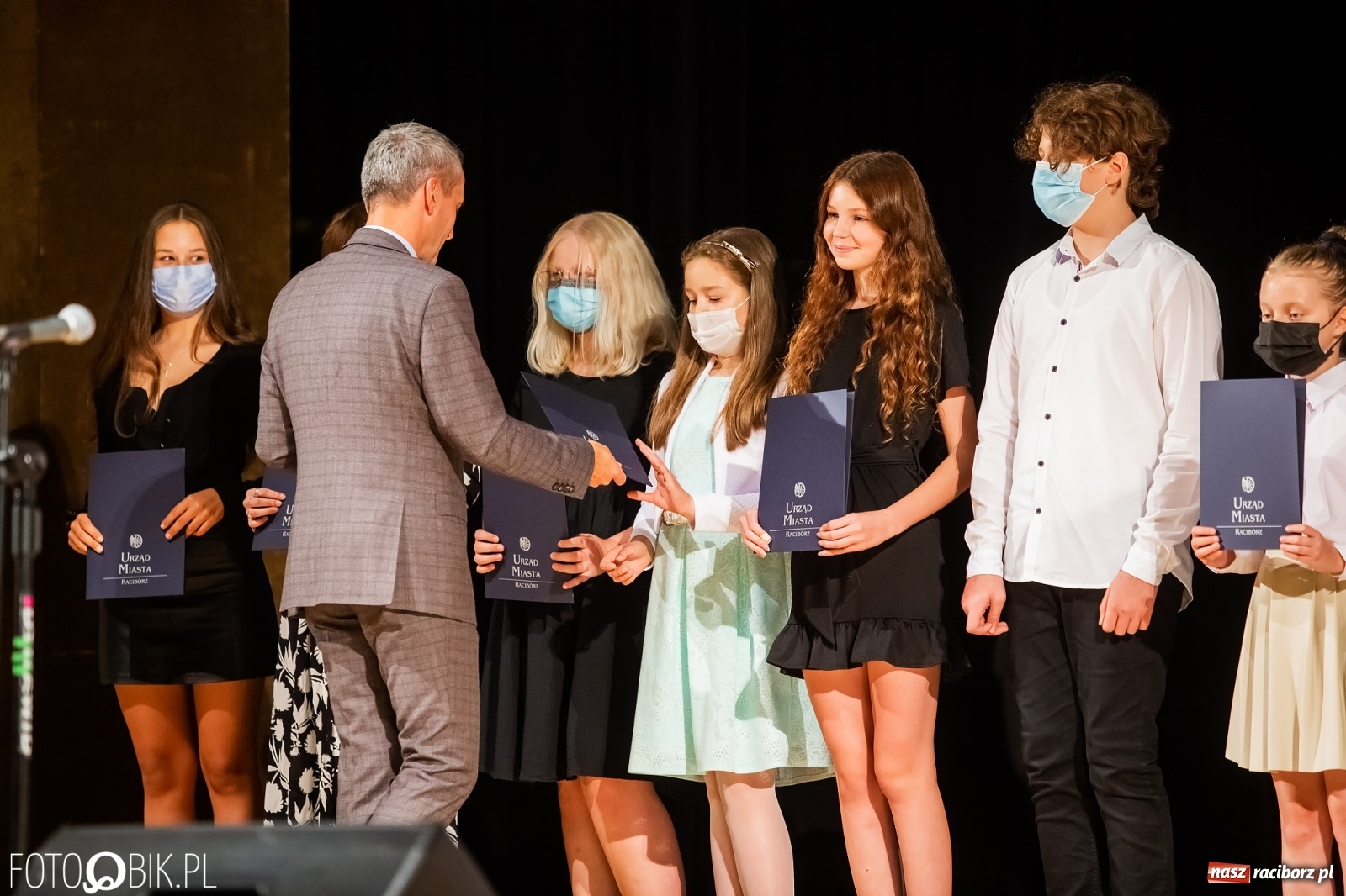 Zdjęcie w galerii na portalu naszraciborz.pl: Prymusi raciborskich szkół z dyplomami i nagrodami od prezydenta [FOTO i WIDEO] wiadomości z regionu