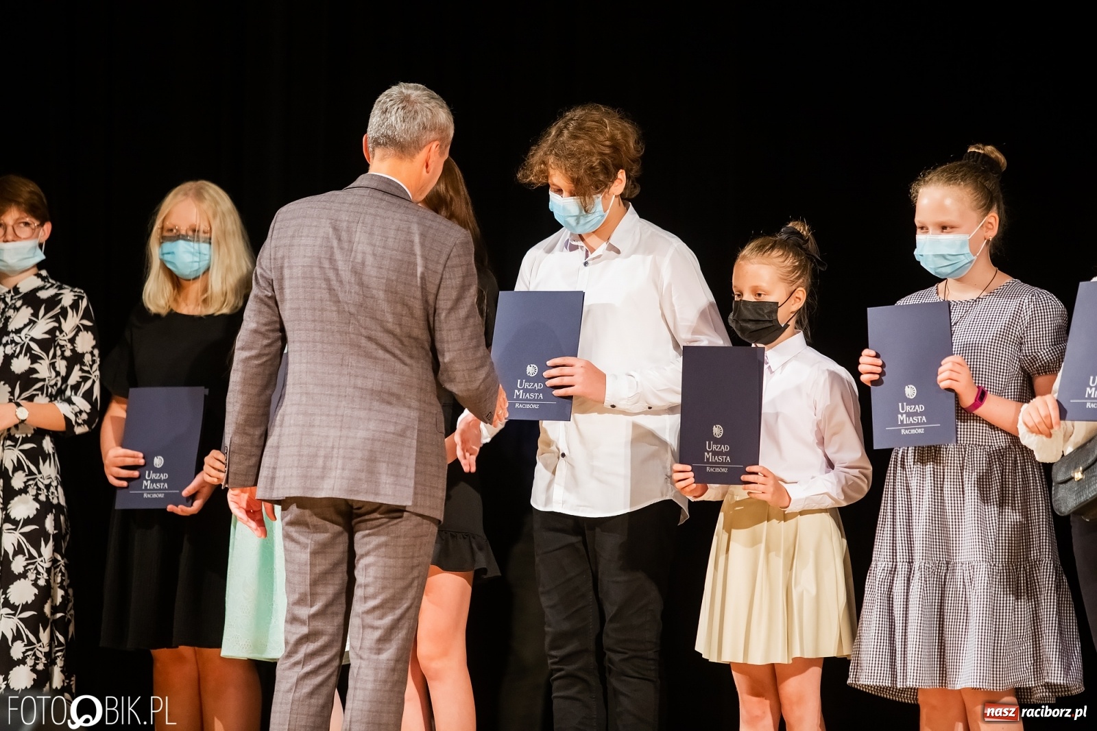Zdjęcie w galerii na portalu naszraciborz.pl: Prymusi raciborskich szkół z dyplomami i nagrodami od prezydenta [FOTO i WIDEO] wiadomości z regionu