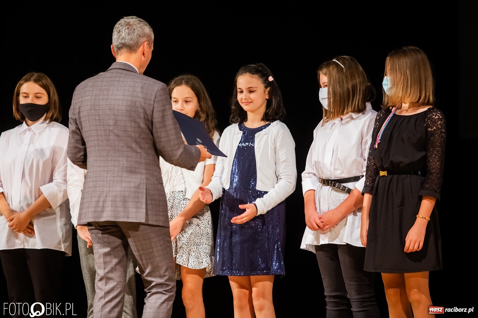 Zdjęcie w galerii na portalu naszraciborz.pl: Prymusi raciborskich szkół z dyplomami i nagrodami od prezydenta [FOTO i WIDEO] wiadomości z regionu