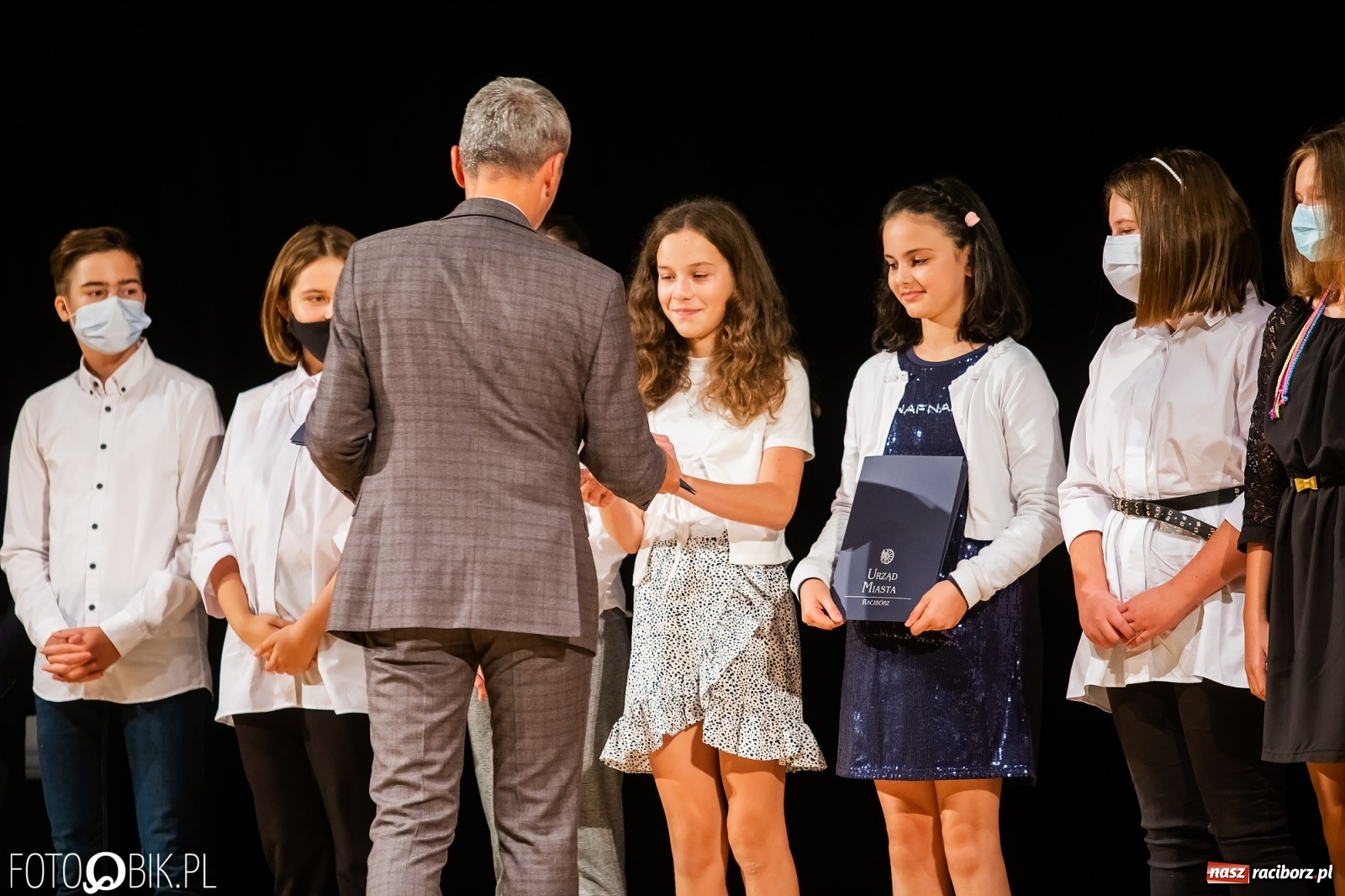 Zdjęcie w galerii na portalu naszraciborz.pl: Prymusi raciborskich szkół z dyplomami i nagrodami od prezydenta [FOTO i WIDEO] wiadomości z regionu