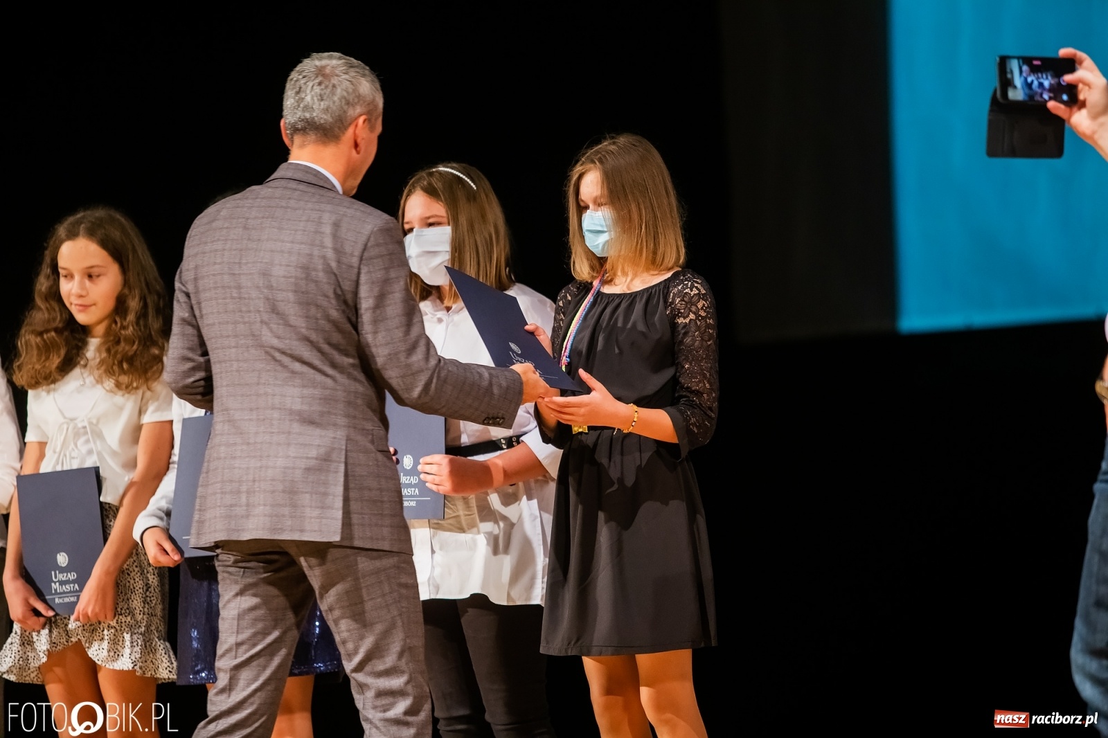 Zdjęcie w galerii na portalu naszraciborz.pl: Prymusi raciborskich szkół z dyplomami i nagrodami od prezydenta [FOTO i WIDEO] wiadomości z regionu
