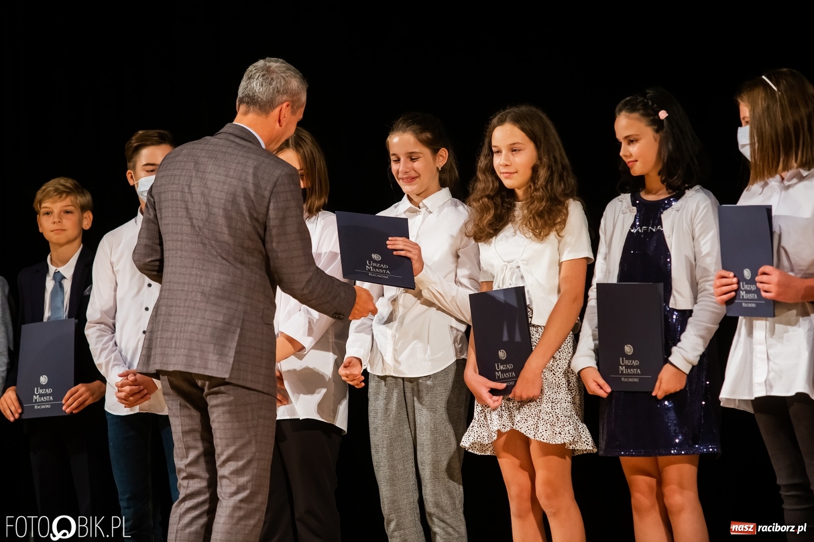 Zdjęcie w galerii na portalu naszraciborz.pl: Prymusi raciborskich szkół z dyplomami i nagrodami od prezydenta [FOTO i WIDEO] wiadomości z regionu