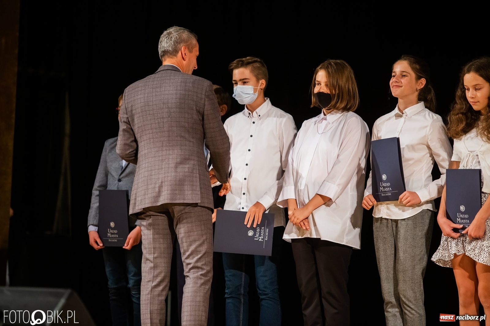 Zdjęcie w galerii na portalu naszraciborz.pl: Prymusi raciborskich szkół z dyplomami i nagrodami od prezydenta [FOTO i WIDEO] wiadomości z regionu