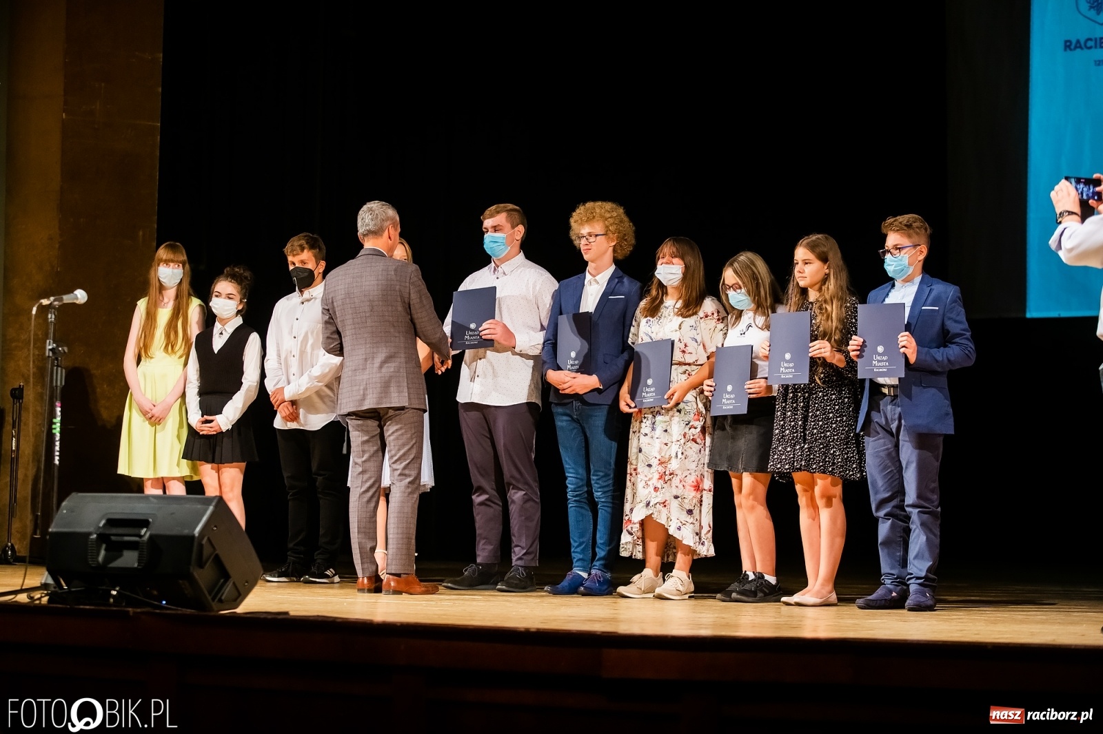 Zdjęcie w galerii na portalu naszraciborz.pl: Prymusi raciborskich szkół z dyplomami i nagrodami od prezydenta [FOTO i WIDEO] wiadomości z regionu