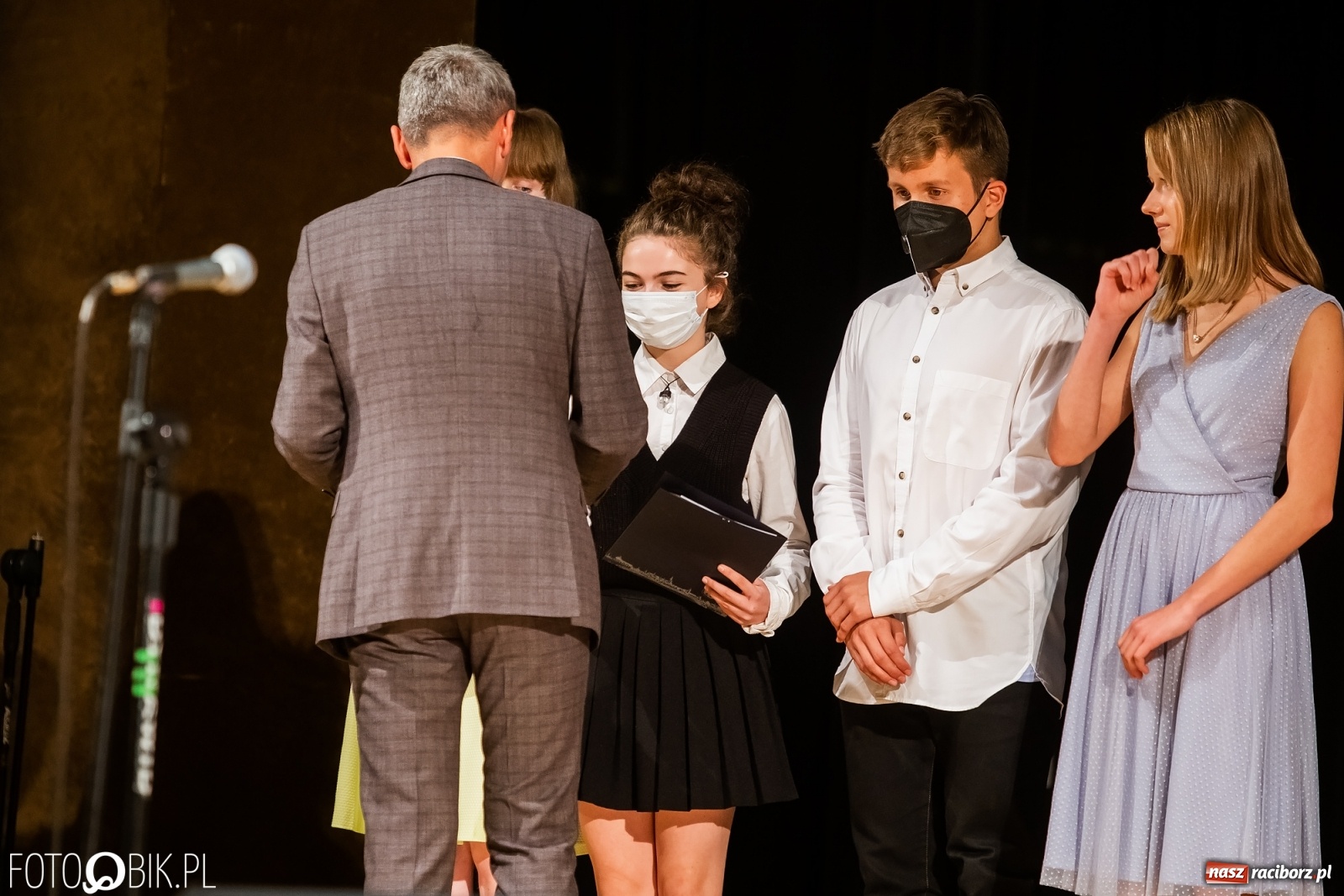 Zdjęcie w galerii na portalu naszraciborz.pl: Prymusi raciborskich szkół z dyplomami i nagrodami od prezydenta [FOTO i WIDEO] wiadomości z regionu