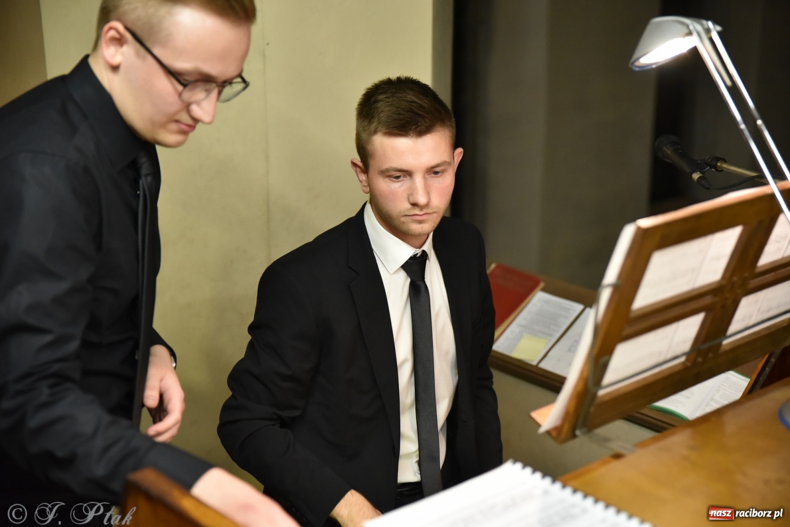 Zdjęcie w galerii na portalu naszraciborz.pl: Koncert organowy Marcina Knury i Mariusza Wyciska [FOTO i WIDEO] wiadomości z regionu