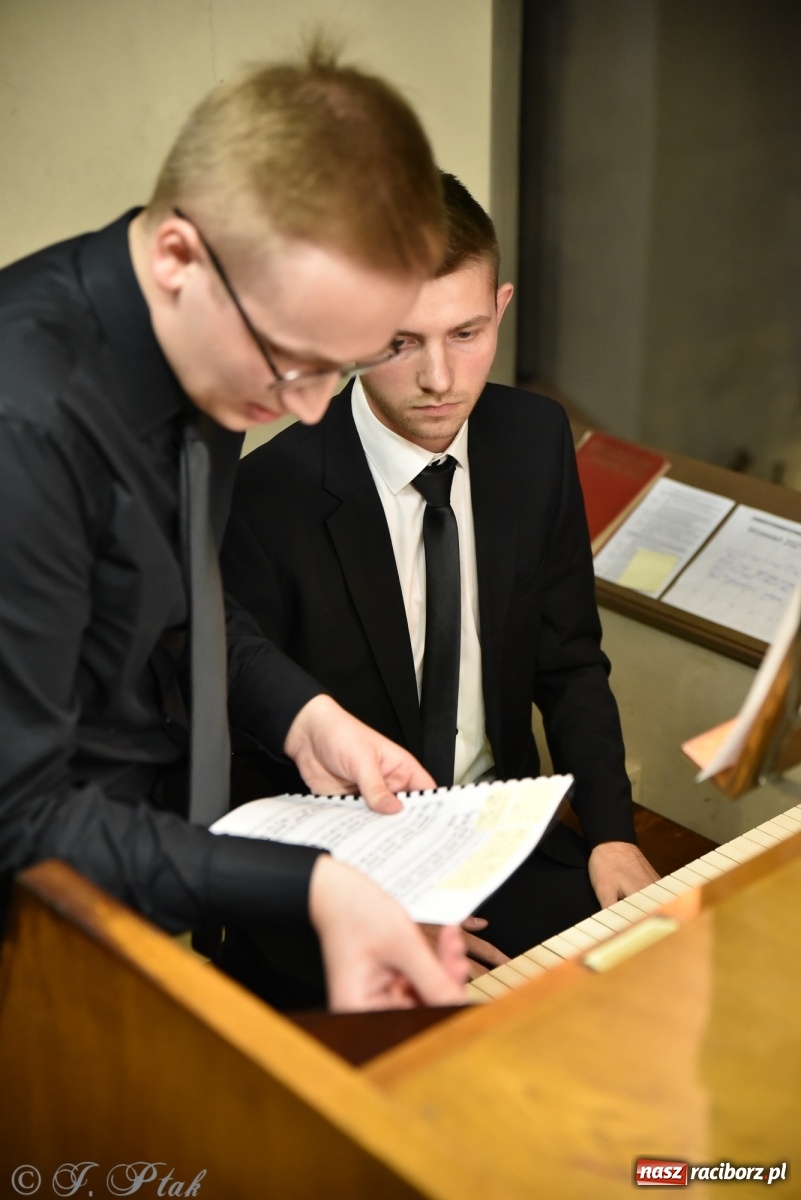 Zdjęcie w galerii na portalu naszraciborz.pl: Koncert organowy Marcina Knury i Mariusza Wyciska [FOTO i WIDEO] wiadomości z regionu