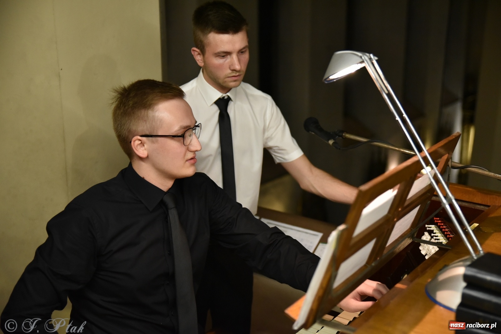 Zdjęcie w galerii na portalu naszraciborz.pl: Koncert organowy Marcina Knury i Mariusza Wyciska [FOTO i WIDEO] wiadomości z regionu