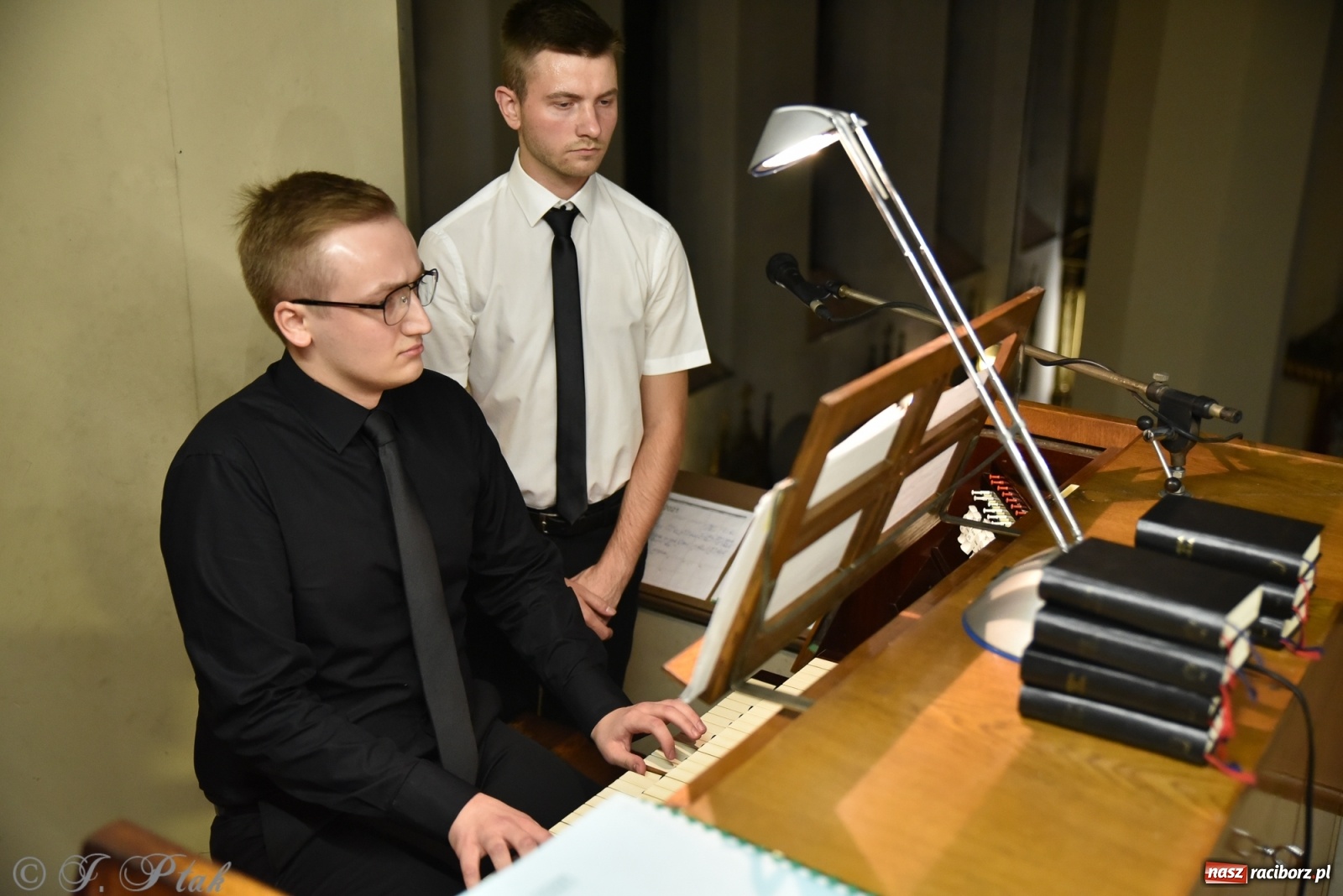 Zdjęcie w galerii na portalu naszraciborz.pl: Koncert organowy Marcina Knury i Mariusza Wyciska [FOTO i WIDEO] wiadomości z regionu