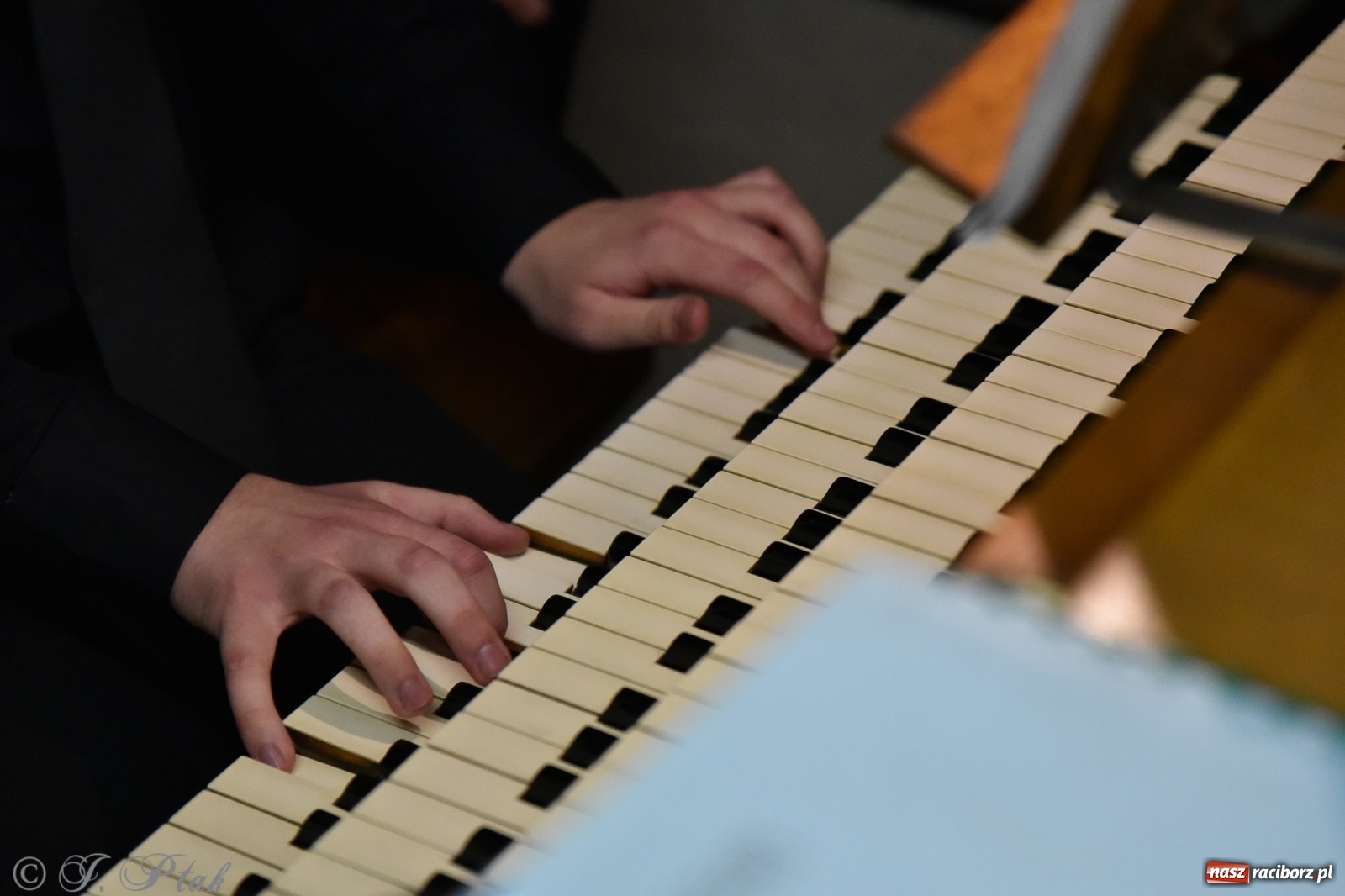 Zdjęcie w galerii na portalu naszraciborz.pl: Koncert organowy Marcina Knury i Mariusza Wyciska [FOTO i WIDEO] wiadomości z regionu