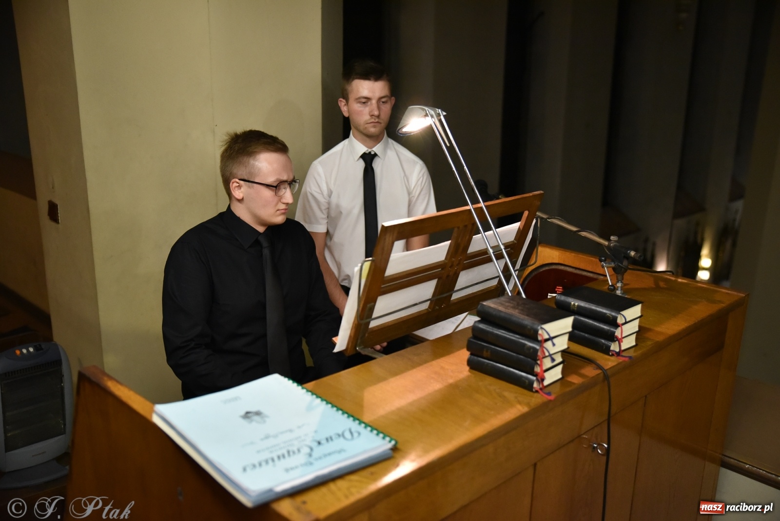 Zdjęcie w galerii na portalu naszraciborz.pl: Koncert organowy Marcina Knury i Mariusza Wyciska [FOTO i WIDEO] wiadomości z regionu