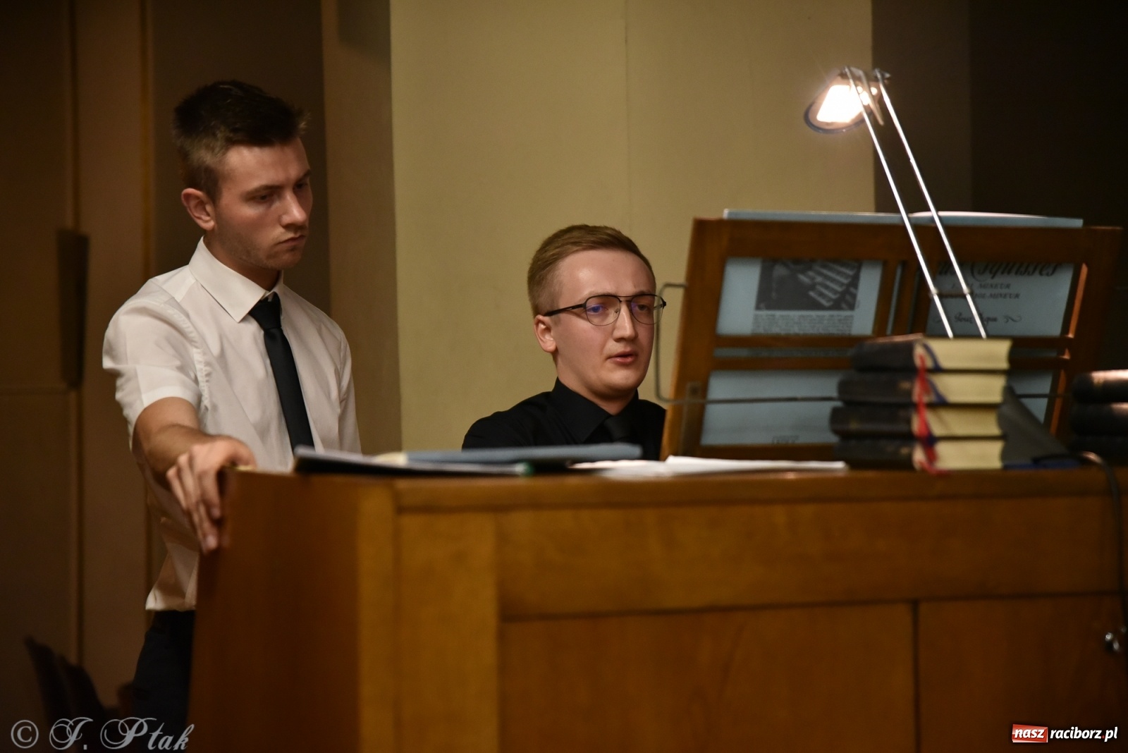 Zdjęcie w galerii na portalu naszraciborz.pl: Koncert organowy Marcina Knury i Mariusza Wyciska [FOTO i WIDEO] wiadomości z regionu