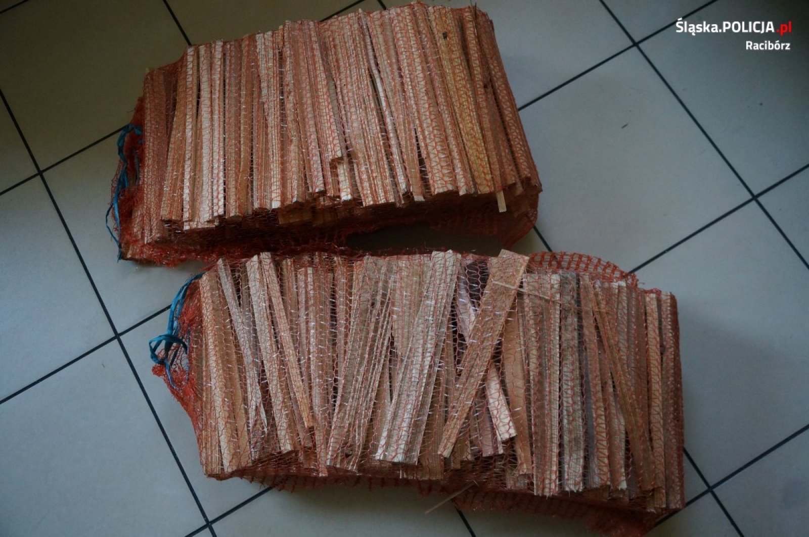 Zdjęcie w galerii na portalu naszraciborz.pl: Raciborscy policjanci zatrzymali 19-letniego włamywacza do piwnic  wiadomości z regionu