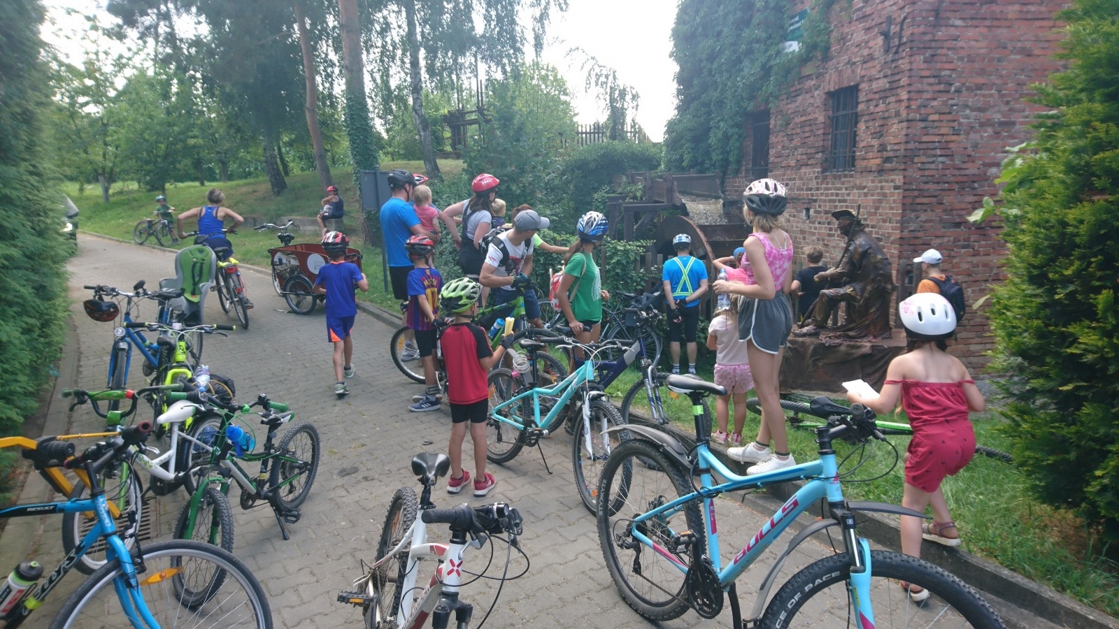 Zdjęcie w galerii na portalu naszraciborz.pl: Jesienne zwiedzanie młyna w Brzeźnicy wiadomości z regionu