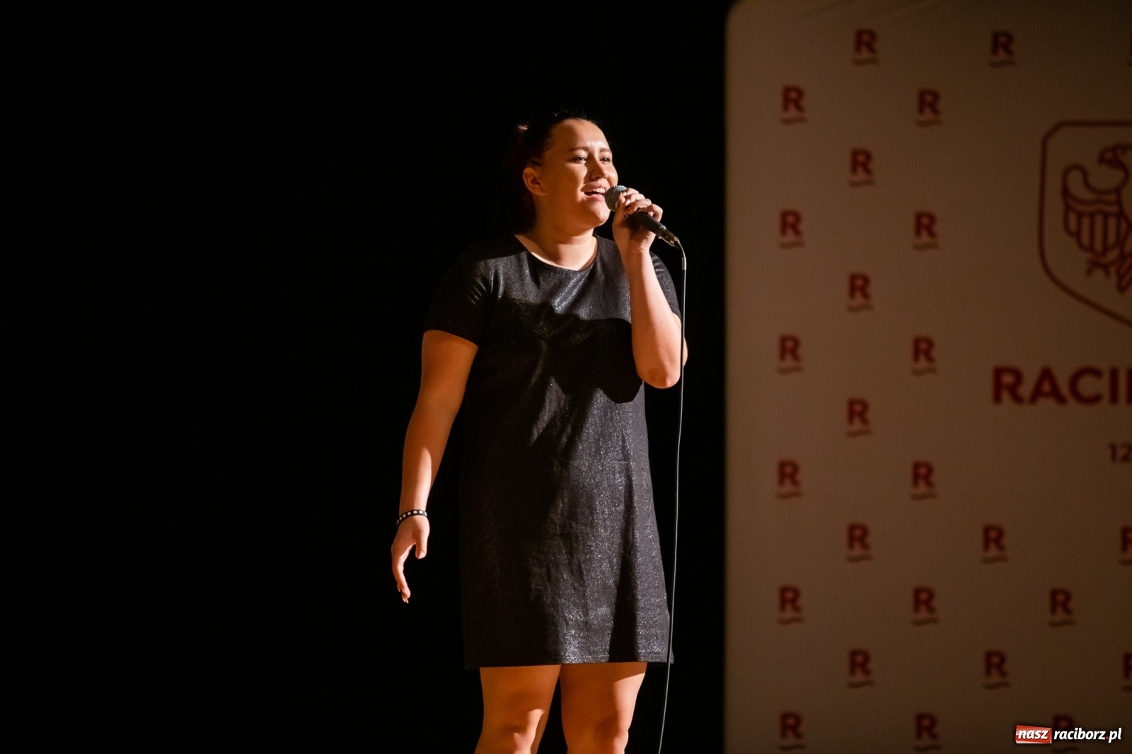 Zdjęcie w galerii na portalu naszraciborz.pl: Prymuski i prymusi raciborskich szkół z dyplomami od prezydenta [FOTO i WIDEO] wiadomości z regionu