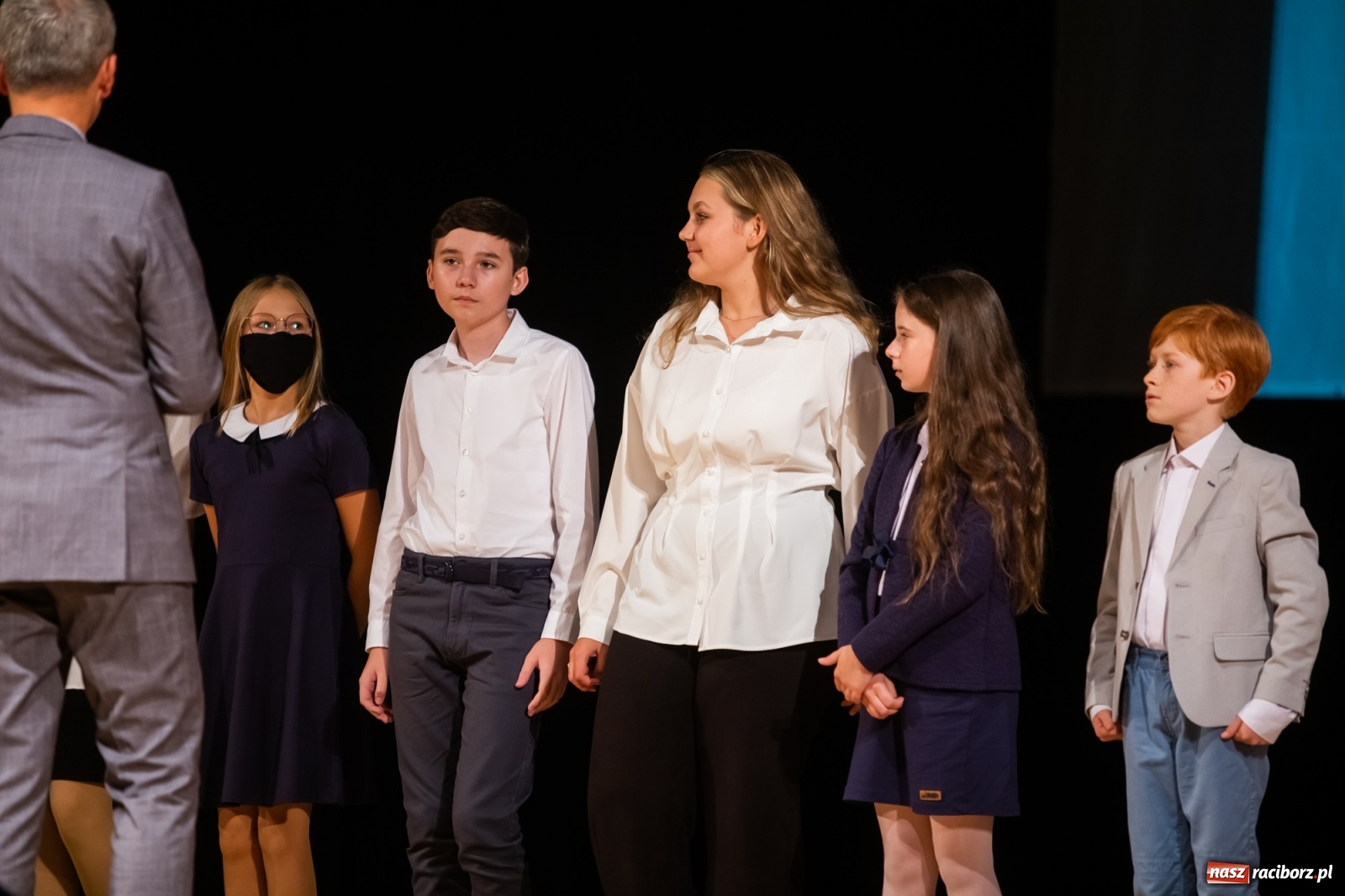 Zdjęcie w galerii na portalu naszraciborz.pl: Prymuski i prymusi raciborskich szkół z dyplomami od prezydenta [FOTO i WIDEO] wiadomości z regionu