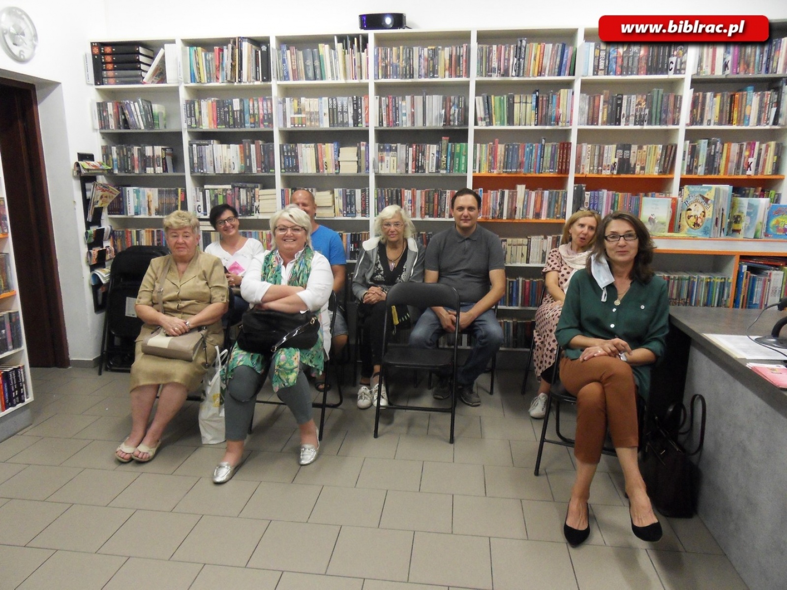 Zdjęcie w galerii na portalu naszraciborz.pl: Gambia: uśmiechnięte wybrzeże Afryki. Slajdowisko w bibliotece w Markowicach wiadomości z regionu