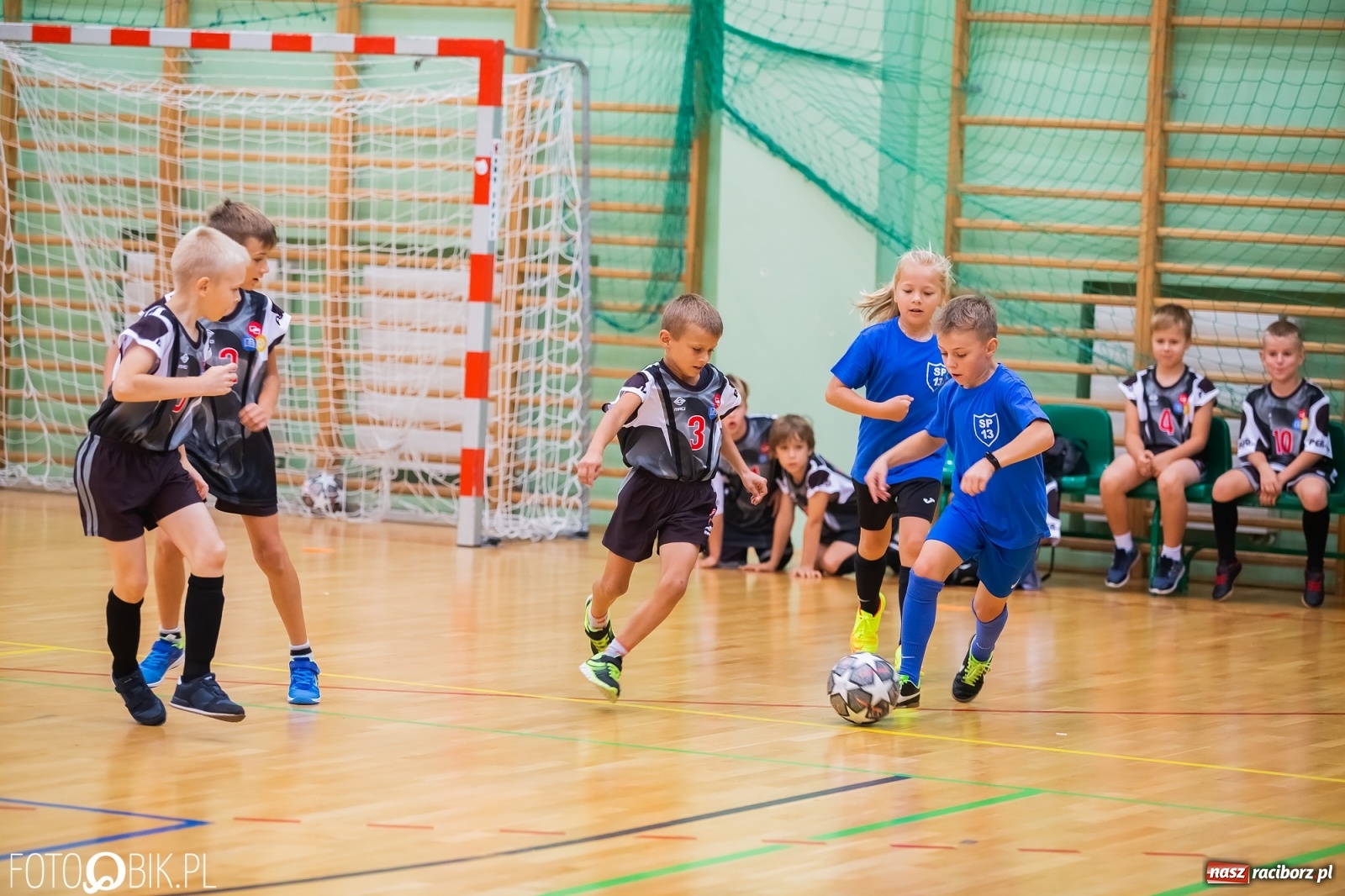 Zdjęcie w galerii na portalu naszraciborz.pl: Piłkarska rywalizacja na jubileusz raciborskiej Unii [FOTO] wiadomości z regionu