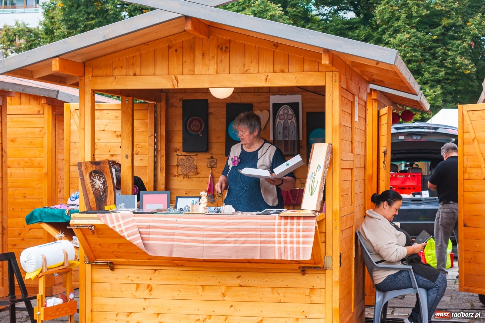 Zdjęcie w galerii na portalu naszraciborz.pl: Smakołyki i rękodzieło na raciborskim jarmarku na zakończenie lata [FOTO i WIDEO] wiadomości z regionu