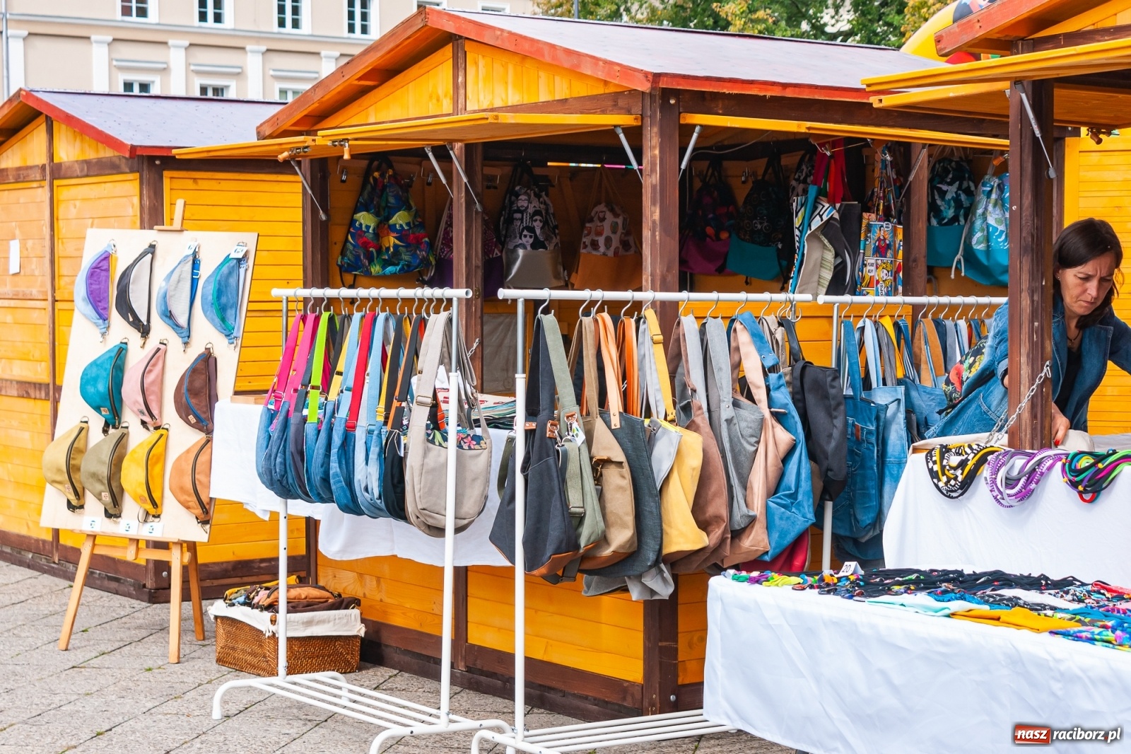 Zdjęcie w galerii na portalu naszraciborz.pl: Smakołyki i rękodzieło na raciborskim jarmarku na zakończenie lata [FOTO i WIDEO] wiadomości z regionu