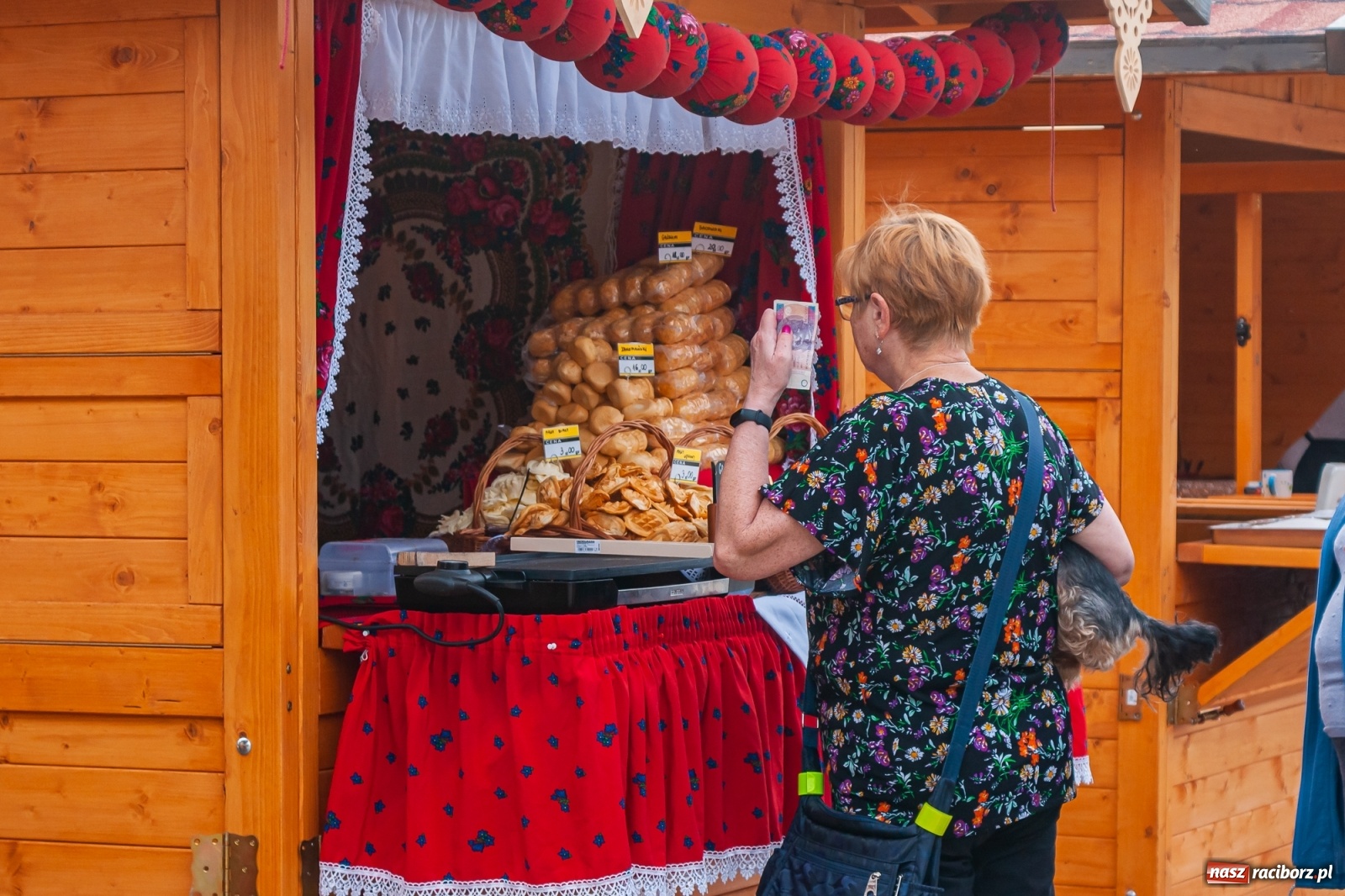 Zdjęcie w galerii na portalu naszraciborz.pl: Smakołyki i rękodzieło na raciborskim jarmarku na zakończenie lata [FOTO i WIDEO] wiadomości z regionu