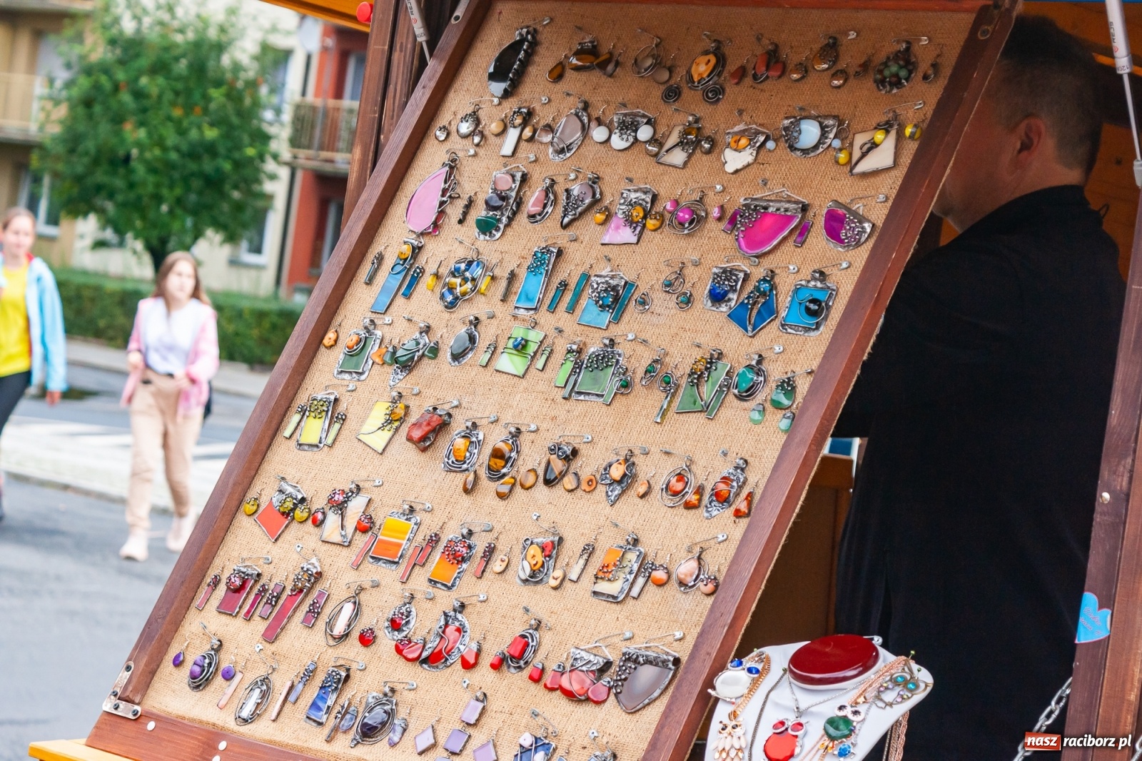 Zdjęcie w galerii na portalu naszraciborz.pl: Smakołyki i rękodzieło na raciborskim jarmarku na zakończenie lata [FOTO i WIDEO] wiadomości z regionu