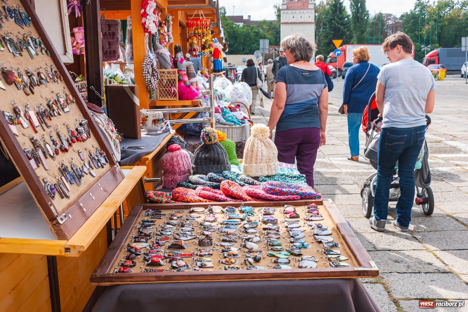 Zdjęcie w galerii na portalu naszraciborz.pl: Smakołyki i rękodzieło na raciborskim jarmarku na zakończenie lata [FOTO i WIDEO] wiadomości z regionu