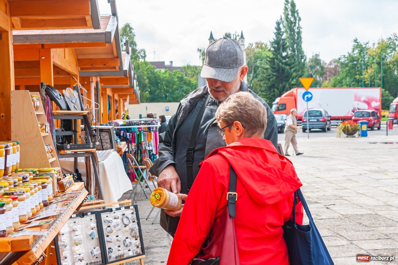 Zdjęcie w galerii na portalu naszraciborz.pl: Smakołyki i rękodzieło na raciborskim jarmarku na zakończenie lata [FOTO i WIDEO] wiadomości z regionu