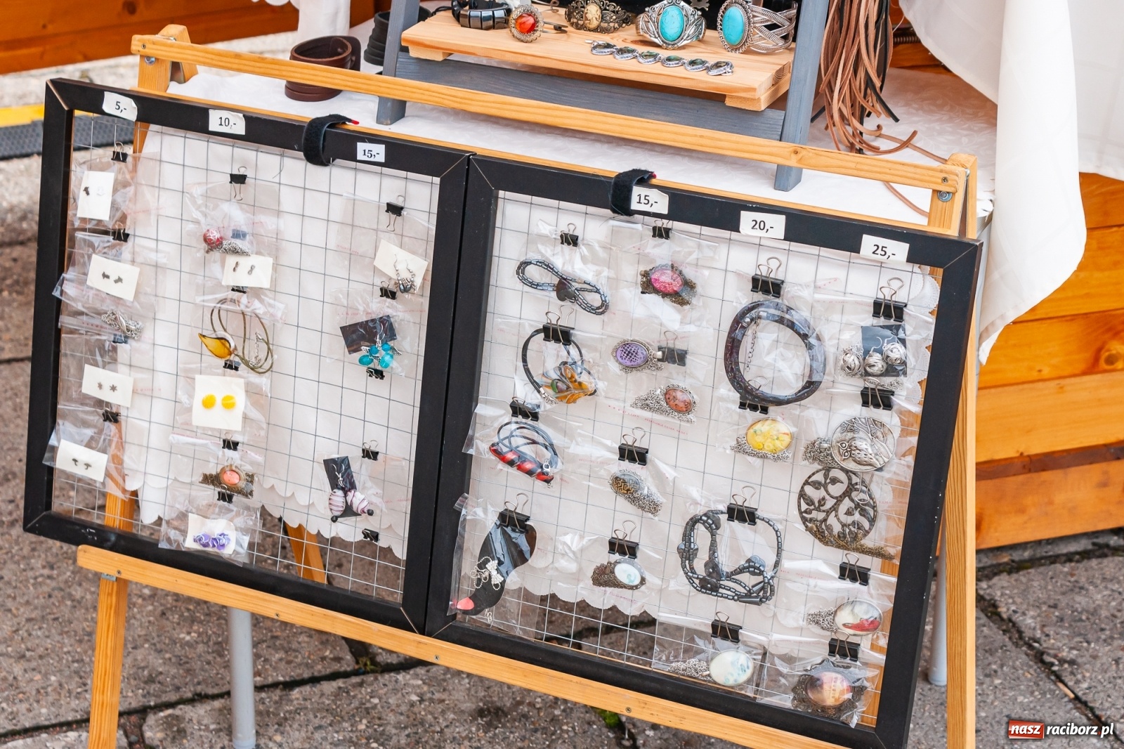 Zdjęcie w galerii na portalu naszraciborz.pl: Smakołyki i rękodzieło na raciborskim jarmarku na zakończenie lata [FOTO i WIDEO] wiadomości z regionu