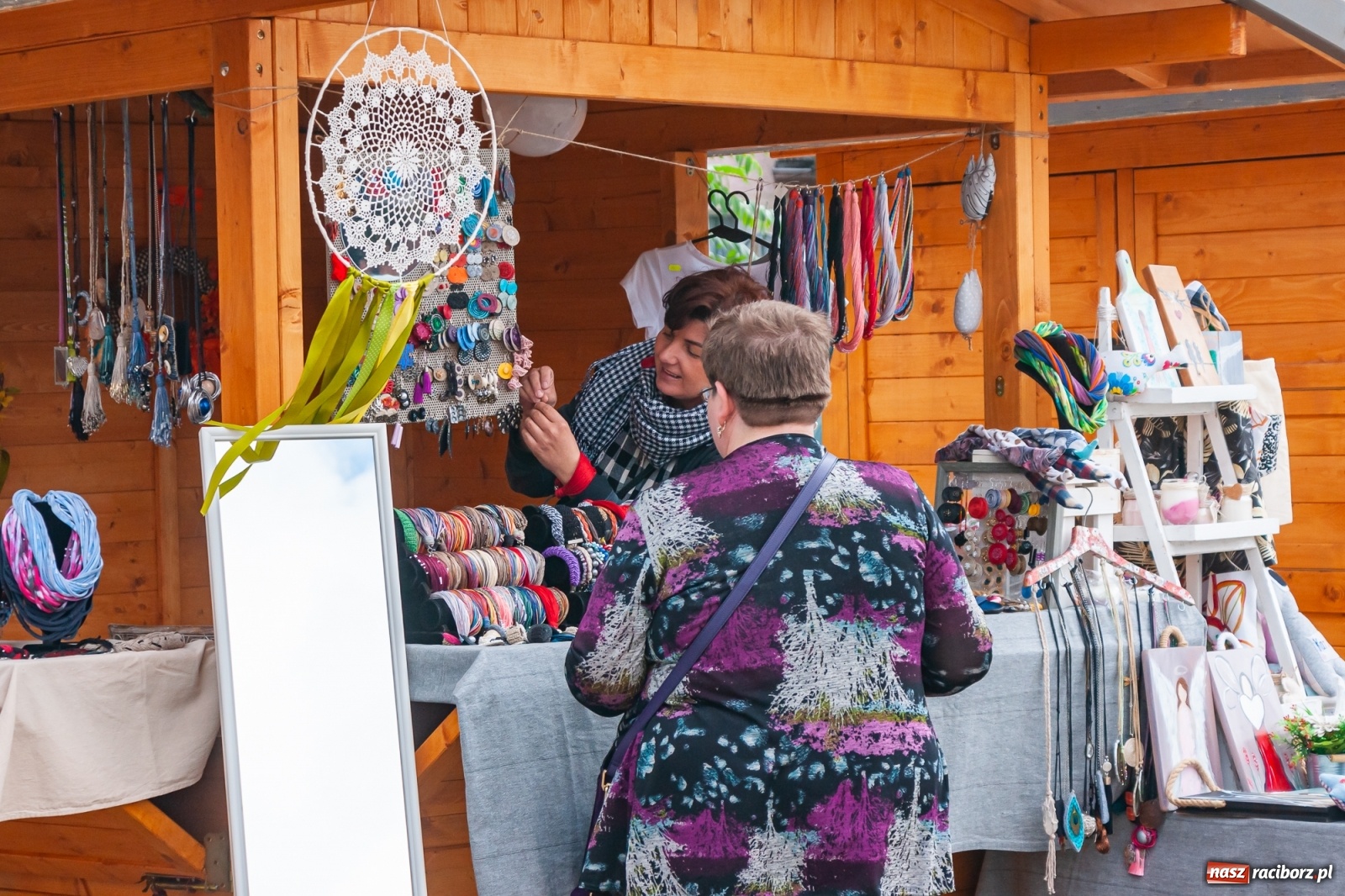 Zdjęcie w galerii na portalu naszraciborz.pl: Smakołyki i rękodzieło na raciborskim jarmarku na zakończenie lata [FOTO i WIDEO] wiadomości z regionu