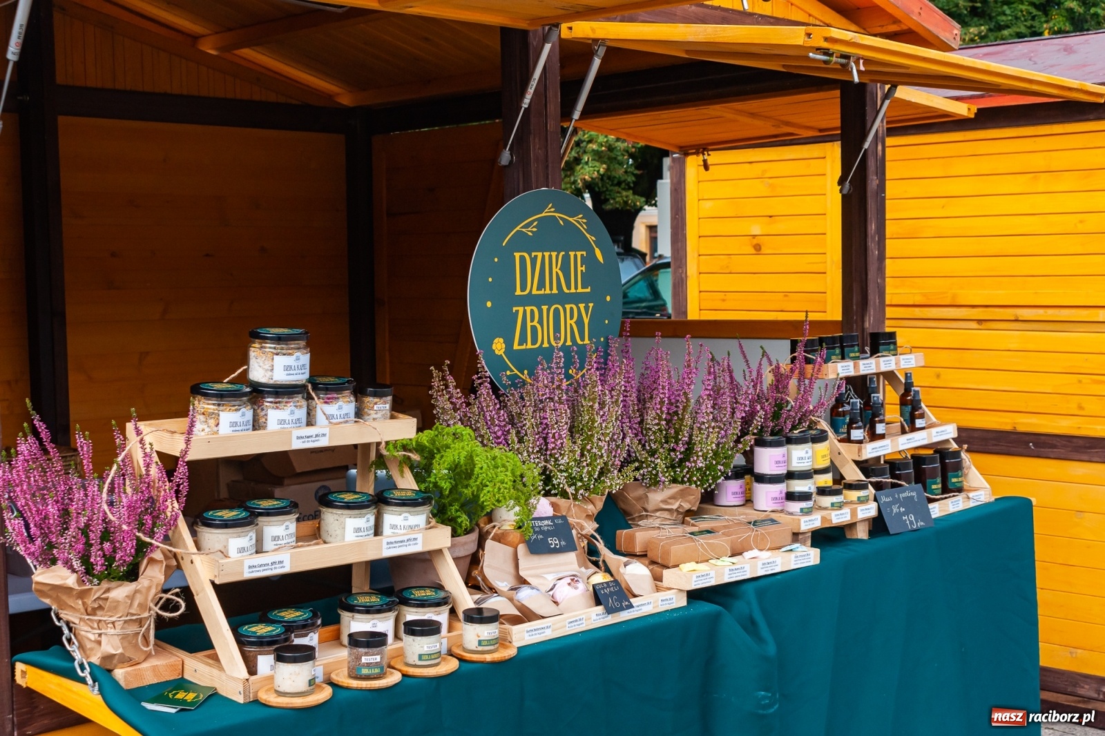 Zdjęcie w galerii na portalu naszraciborz.pl: Smakołyki i rękodzieło na raciborskim jarmarku na zakończenie lata [FOTO i WIDEO] wiadomości z regionu