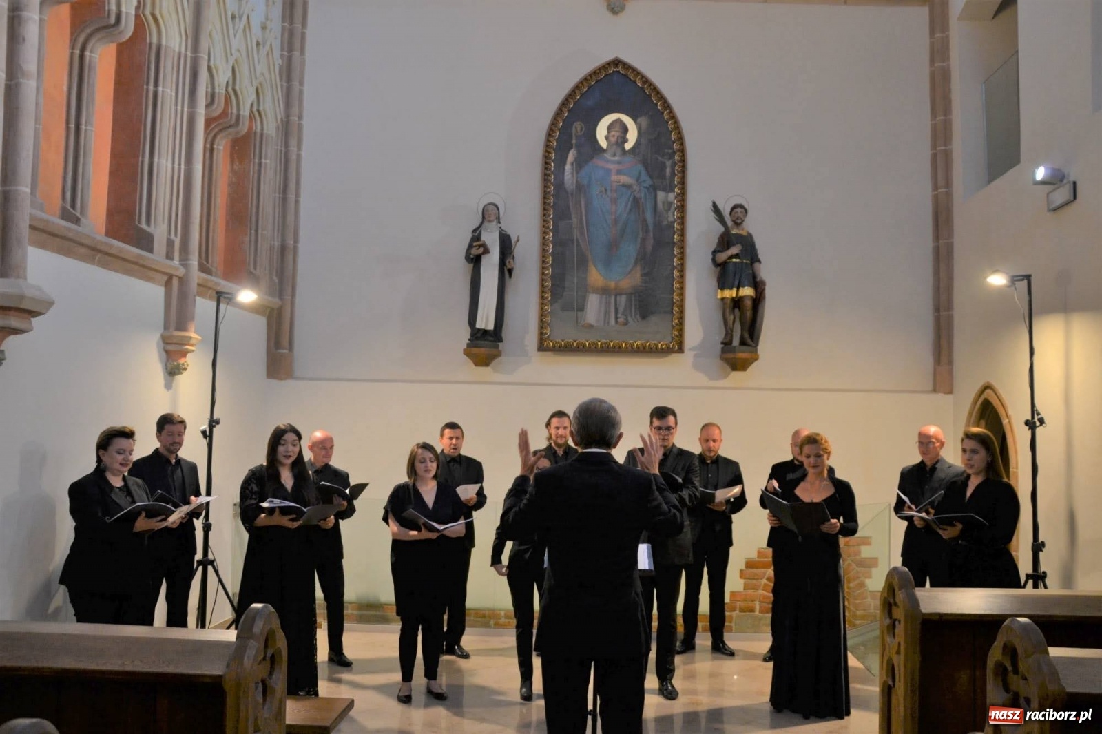 Zdjęcie w galerii na portalu naszraciborz.pl: Victoria: Requiem - Capella Cracoviensis wystąpiła w dawnej siedzibie Piastów wiadomości z regionu