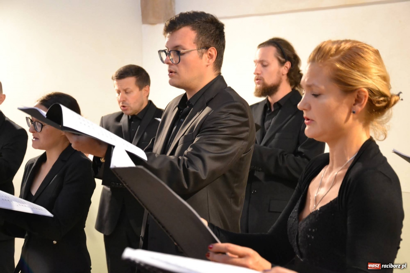 Zdjęcie w galerii na portalu naszraciborz.pl: Victoria: Requiem - Capella Cracoviensis wystąpiła w dawnej siedzibie Piastów wiadomości z regionu