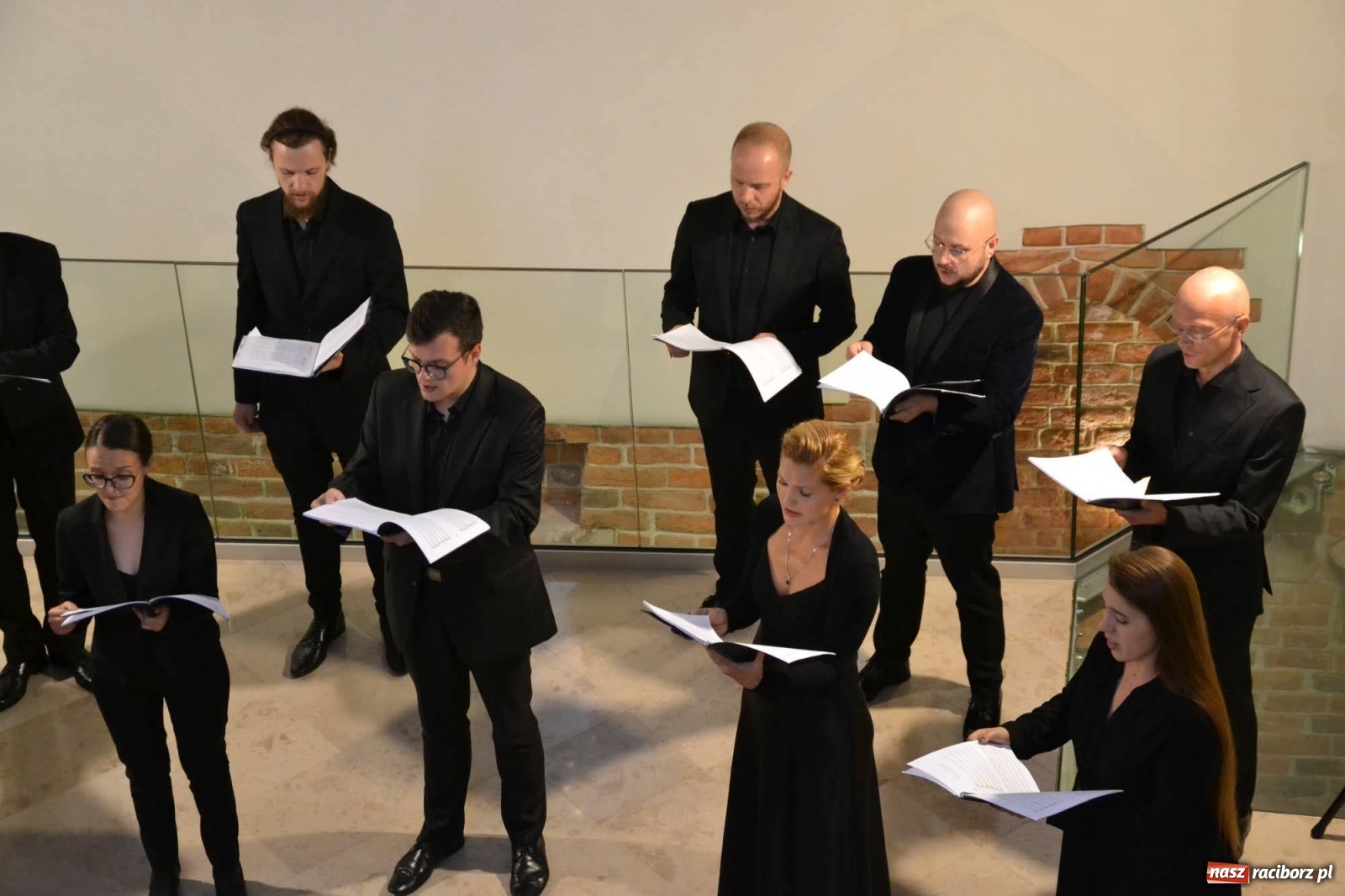 Zdjęcie w galerii na portalu naszraciborz.pl: Victoria: Requiem - Capella Cracoviensis wystąpiła w dawnej siedzibie Piastów wiadomości z regionu