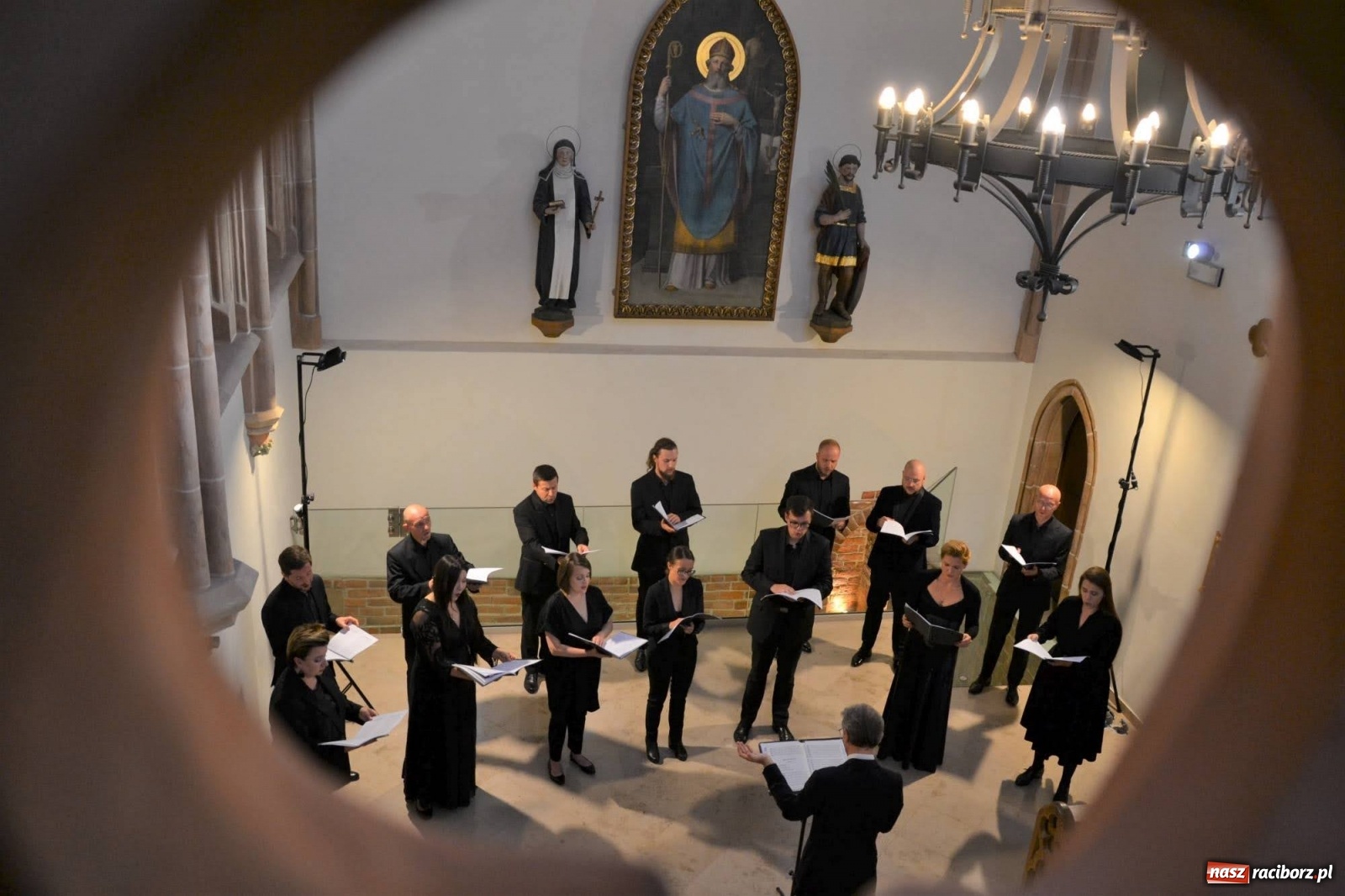 Zdjęcie w galerii na portalu naszraciborz.pl: Victoria: Requiem - Capella Cracoviensis wystąpiła w dawnej siedzibie Piastów wiadomości z regionu