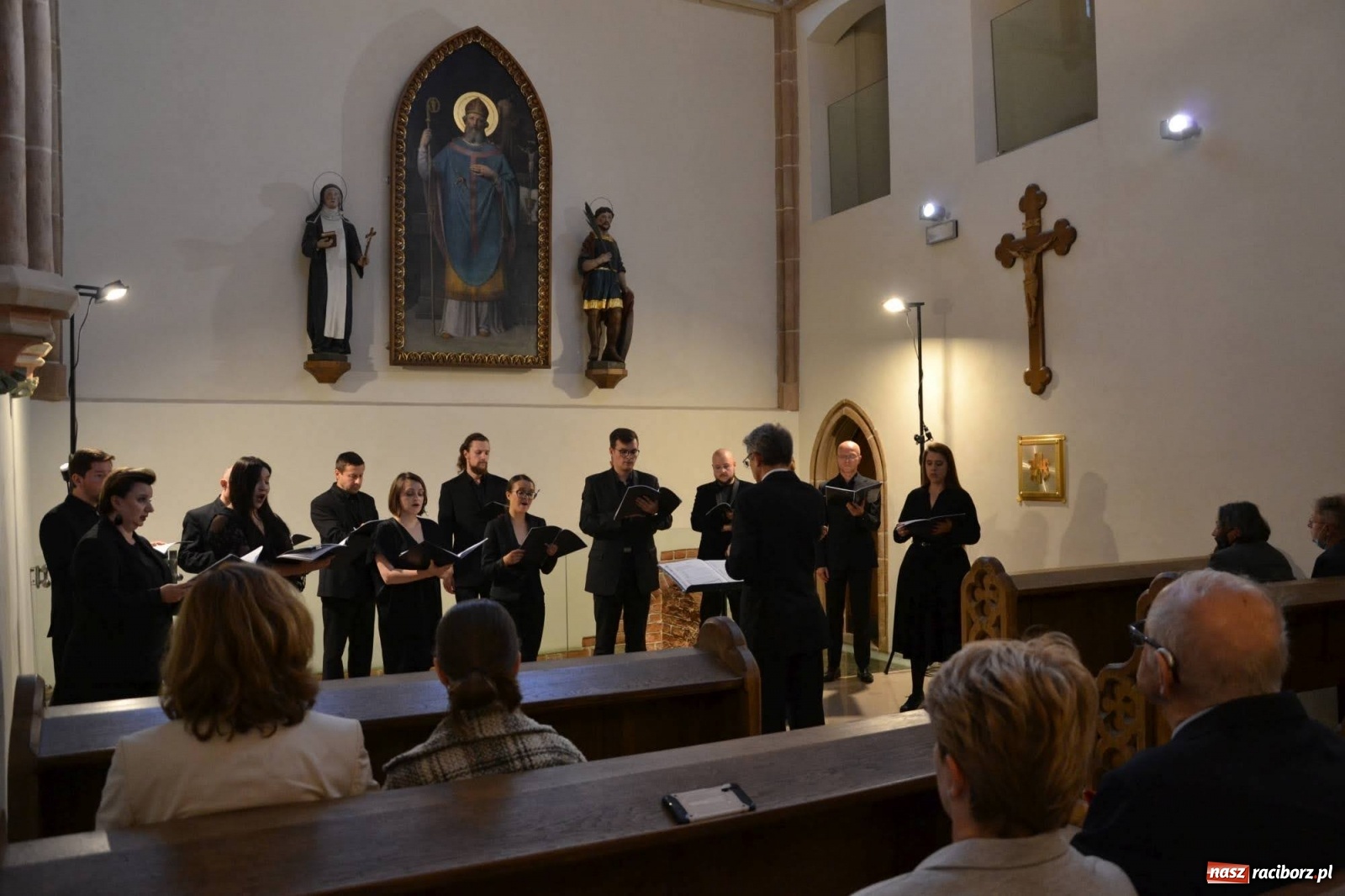 Zdjęcie w galerii na portalu naszraciborz.pl: Victoria: Requiem - Capella Cracoviensis wystąpiła w dawnej siedzibie Piastów wiadomości z regionu