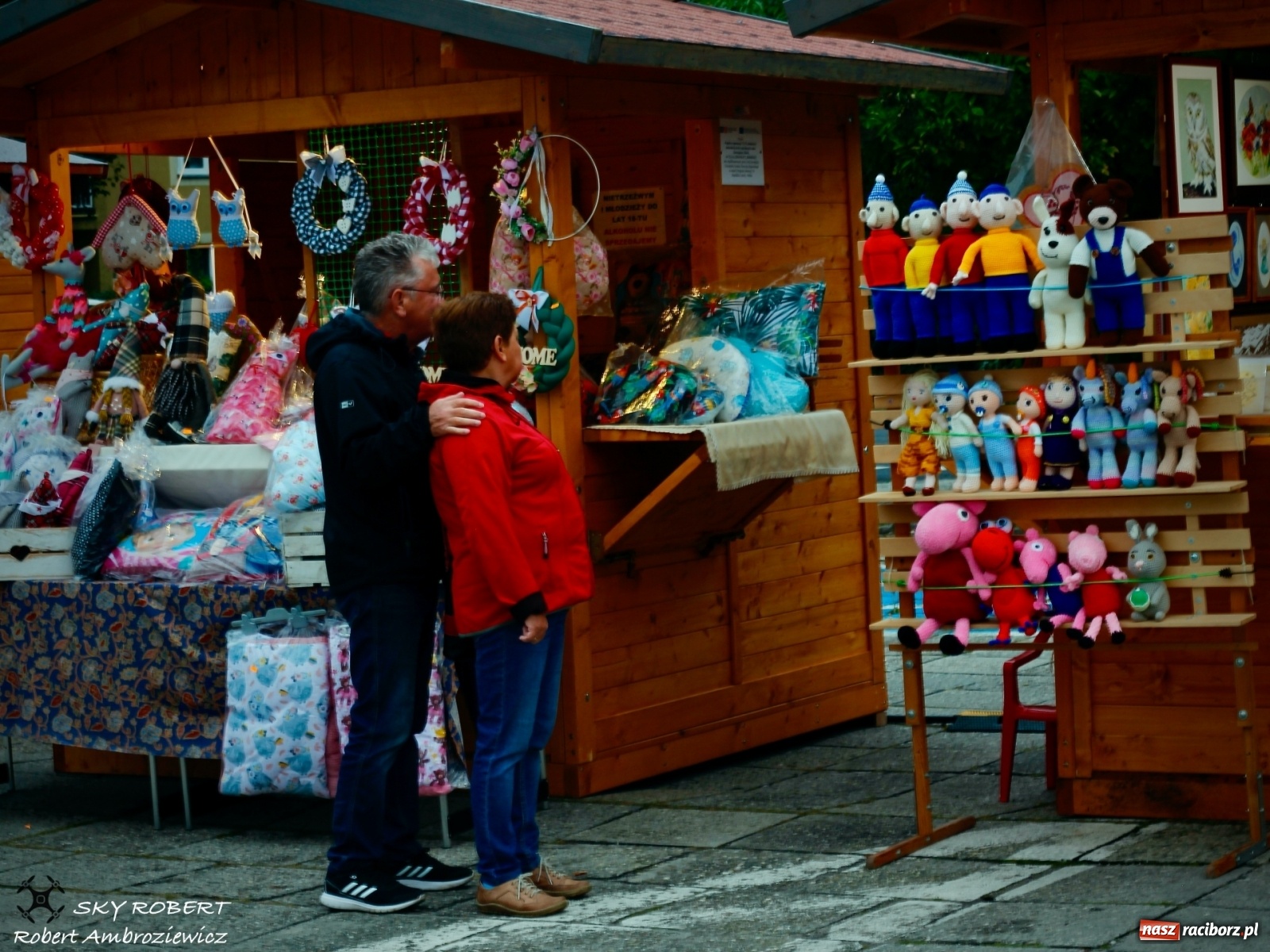 Zdjęcie w galerii na portalu naszraciborz.pl: Racibórz. Jarmark na pożegnanie lata z lotu ptaka [FOTO] wiadomości z regionu