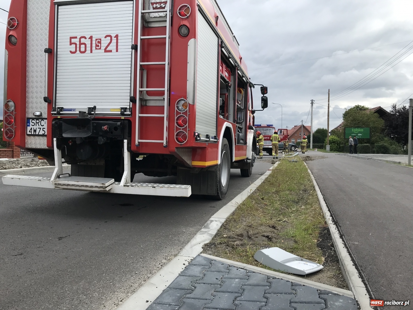 Zdjęcie w galerii na portalu naszraciborz.pl: Kierowca vw passata staranował słup na DW 935 [FOTO] wiadomości z regionu